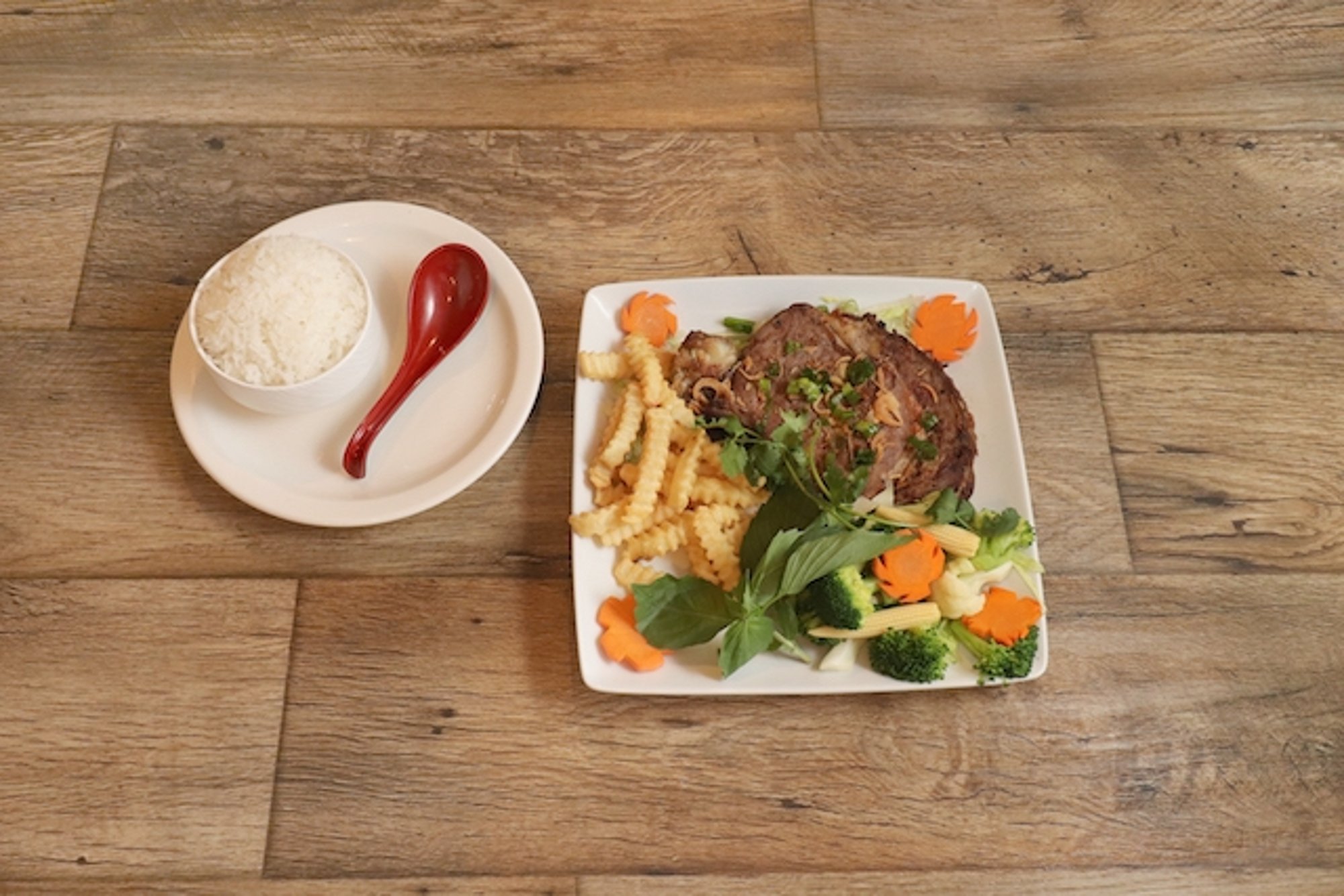 G8. Golden's Gold Steak - Bò Bít Tết