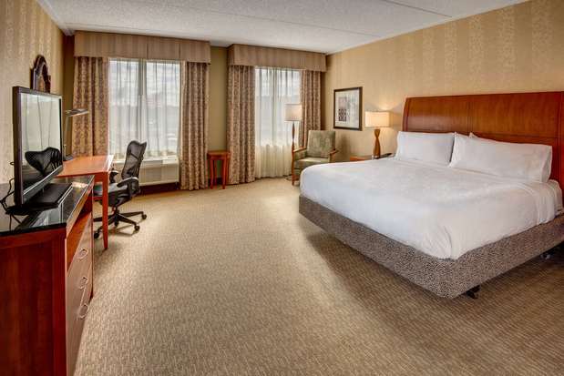 Images Hilton Garden Inn Lakewood