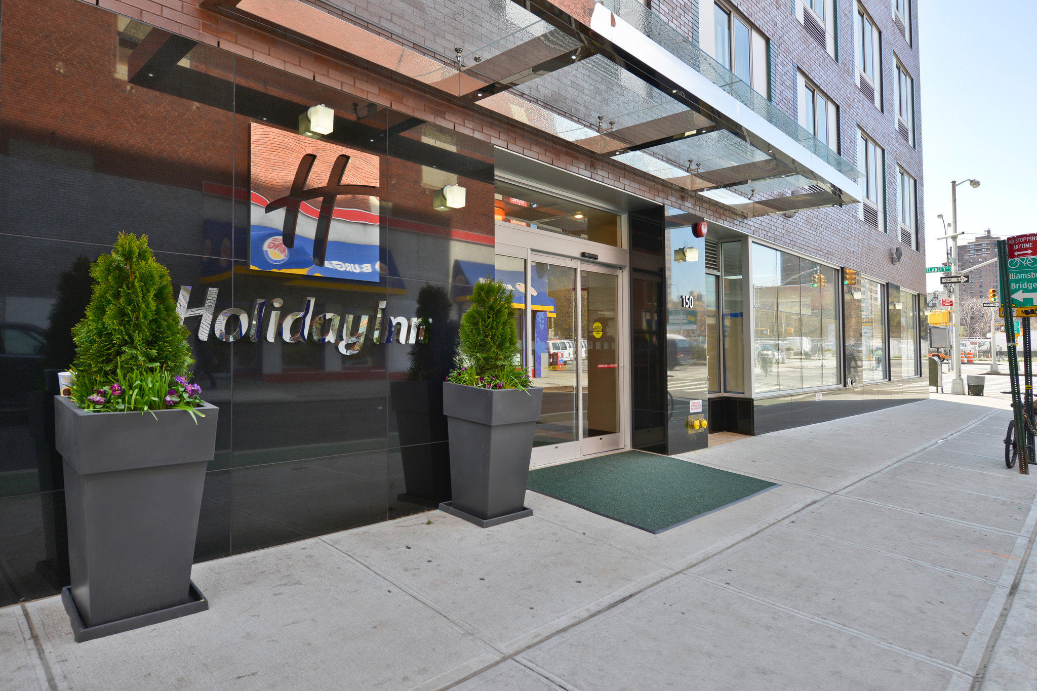 Holiday Inn Nyc - Lower East Side Photo