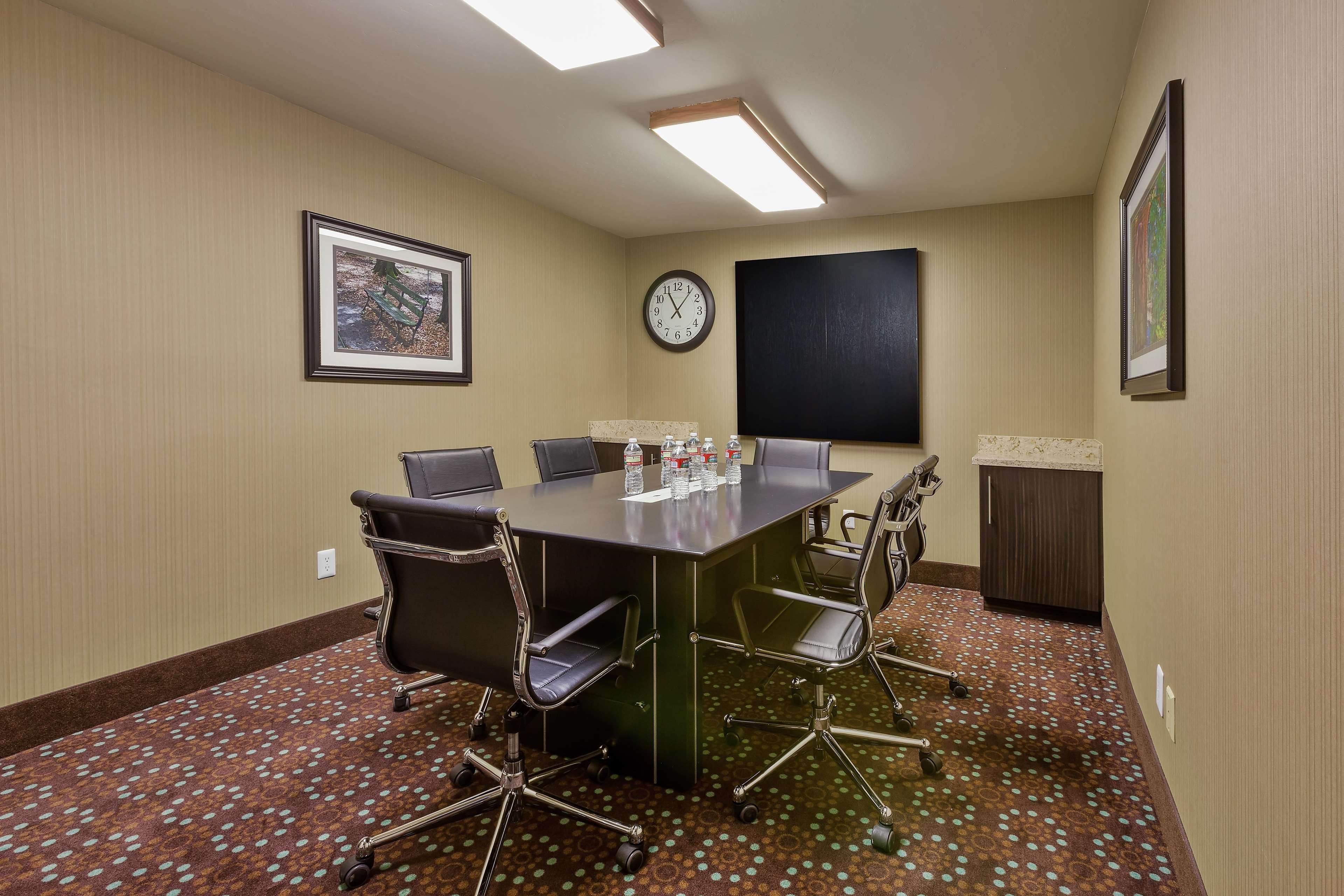 Hampton Inn Bakersfield-Central Photo