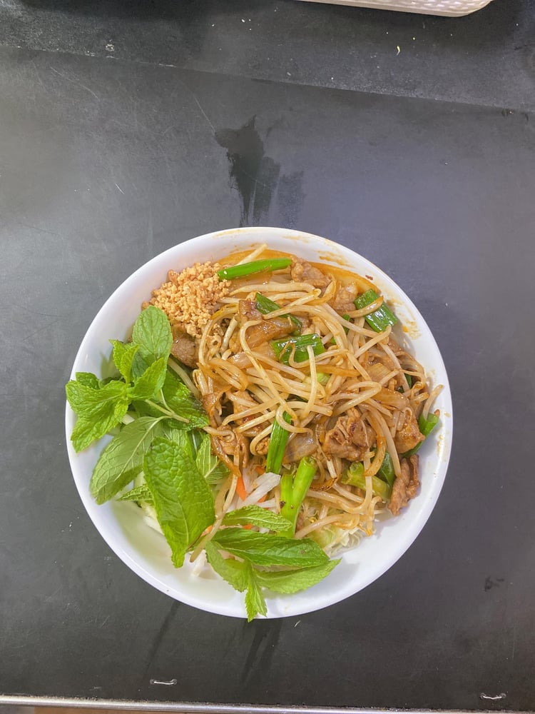 B7 - Wokked Lemongrass Beef Vermicelli - Bún Bò Xào Xả