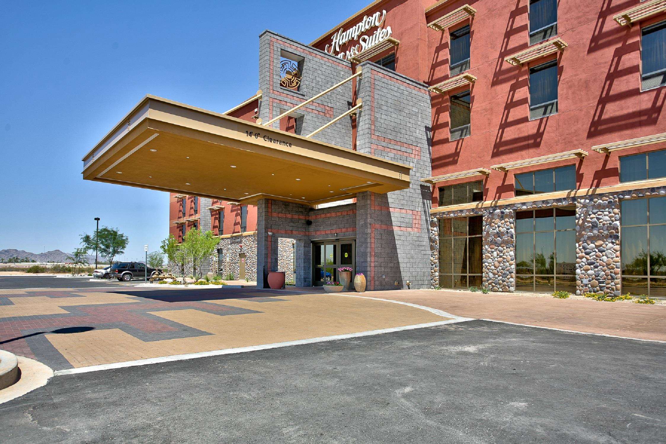 Hampton Inn & Suites Scottsdale/Riverwalk Photo