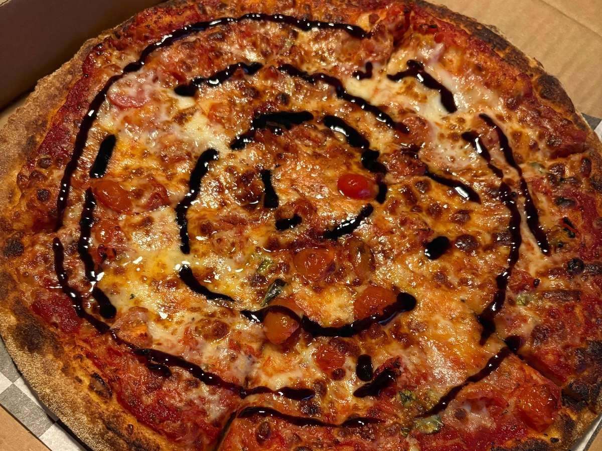 14" Caprese Pizza