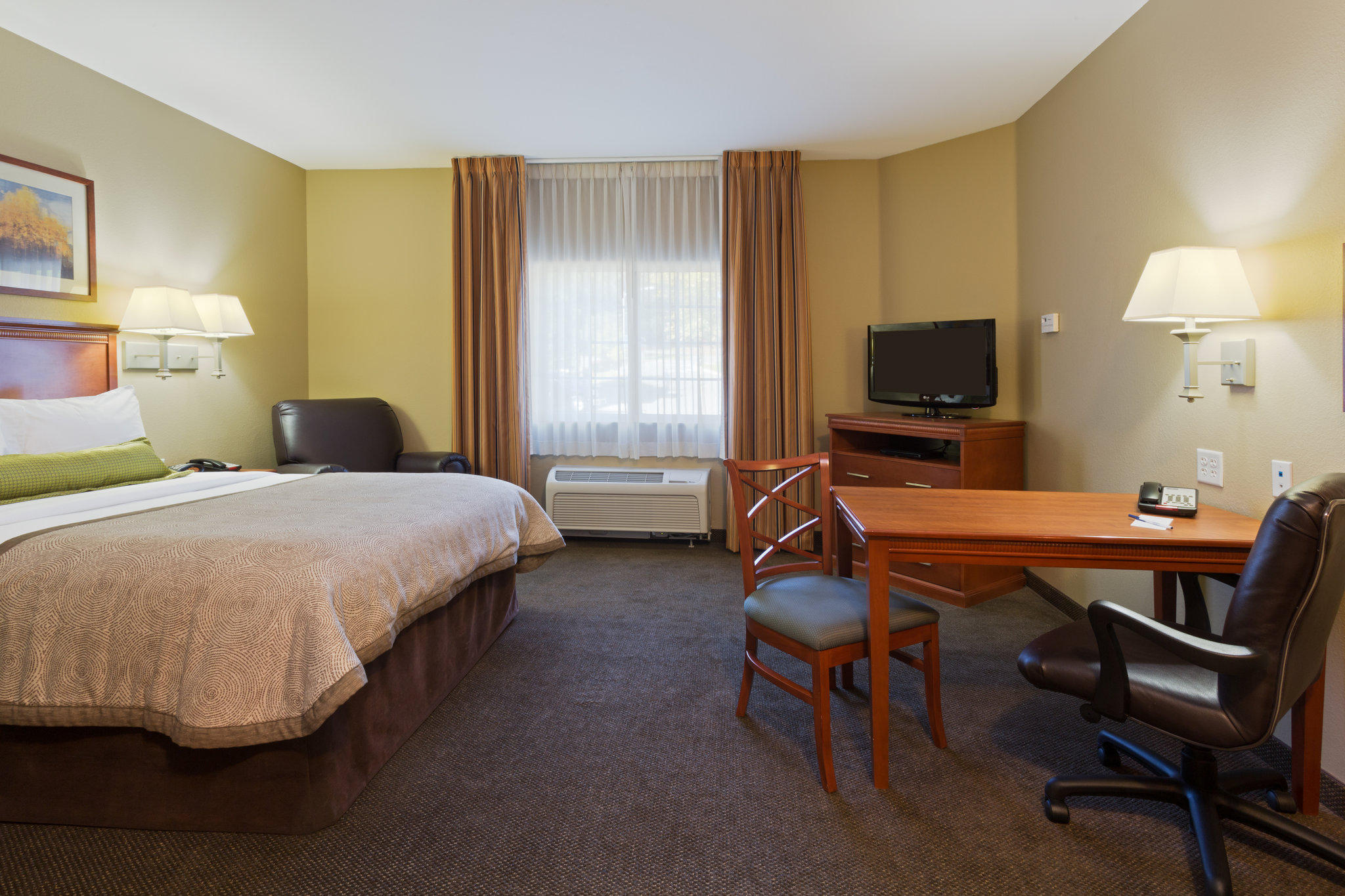Candlewood Suites Tallahassee Photo