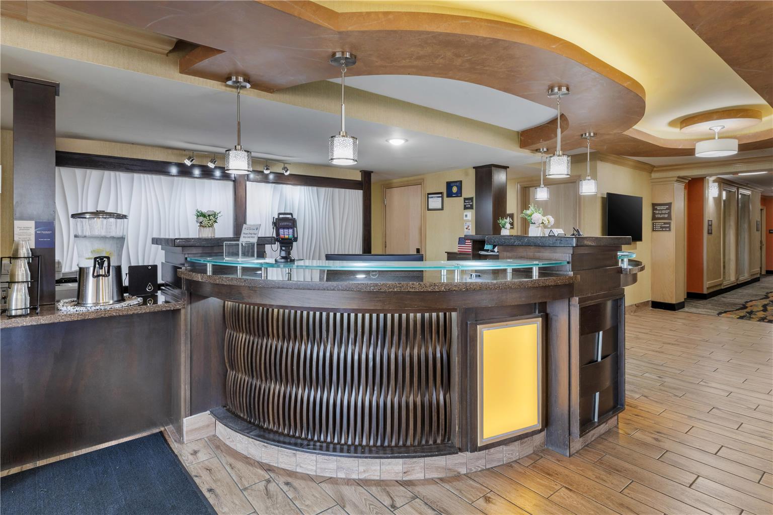 Best Western Aspen Hotel Image