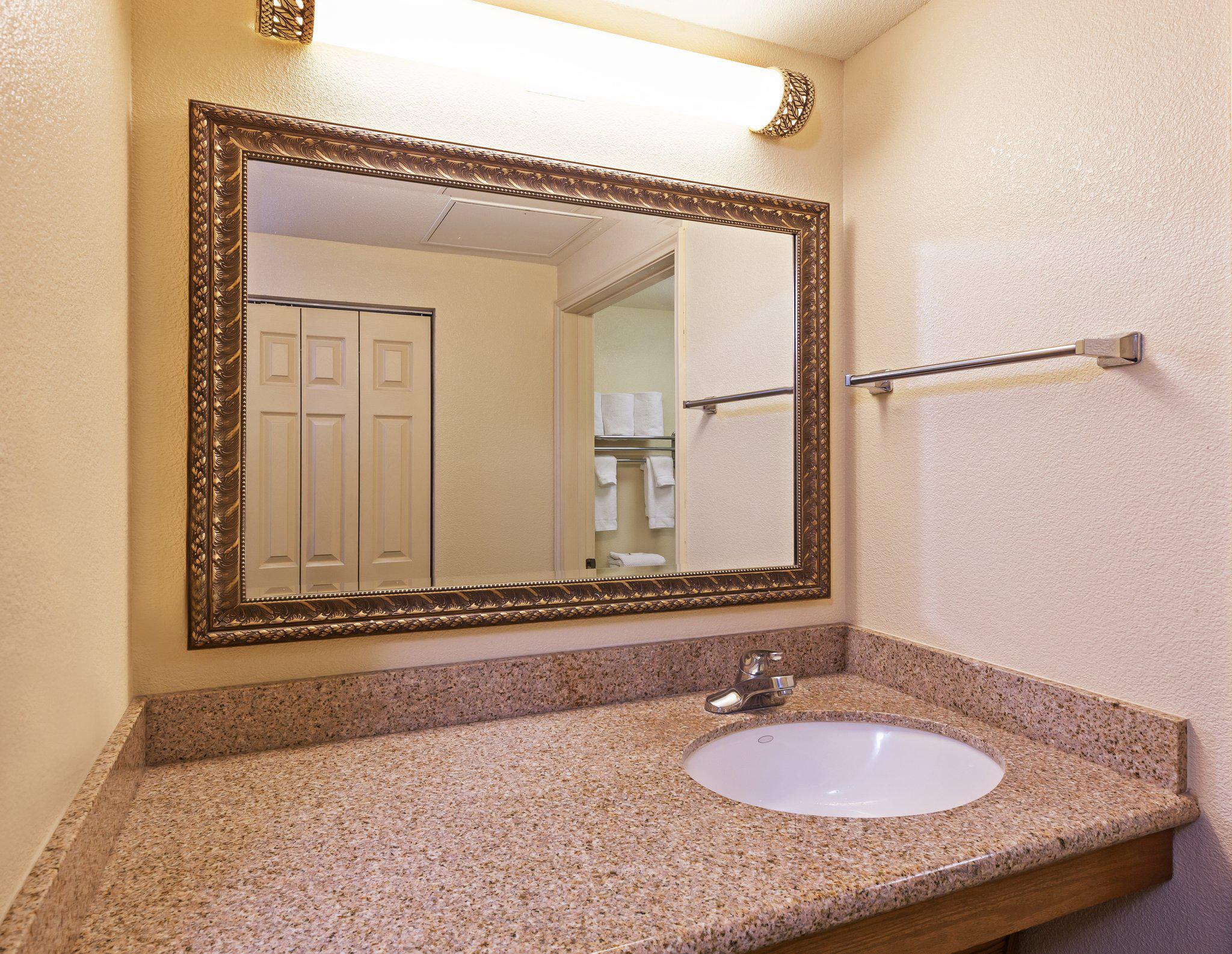 Staybridge Suites San Antonio Downtown Conv Ctr Photo