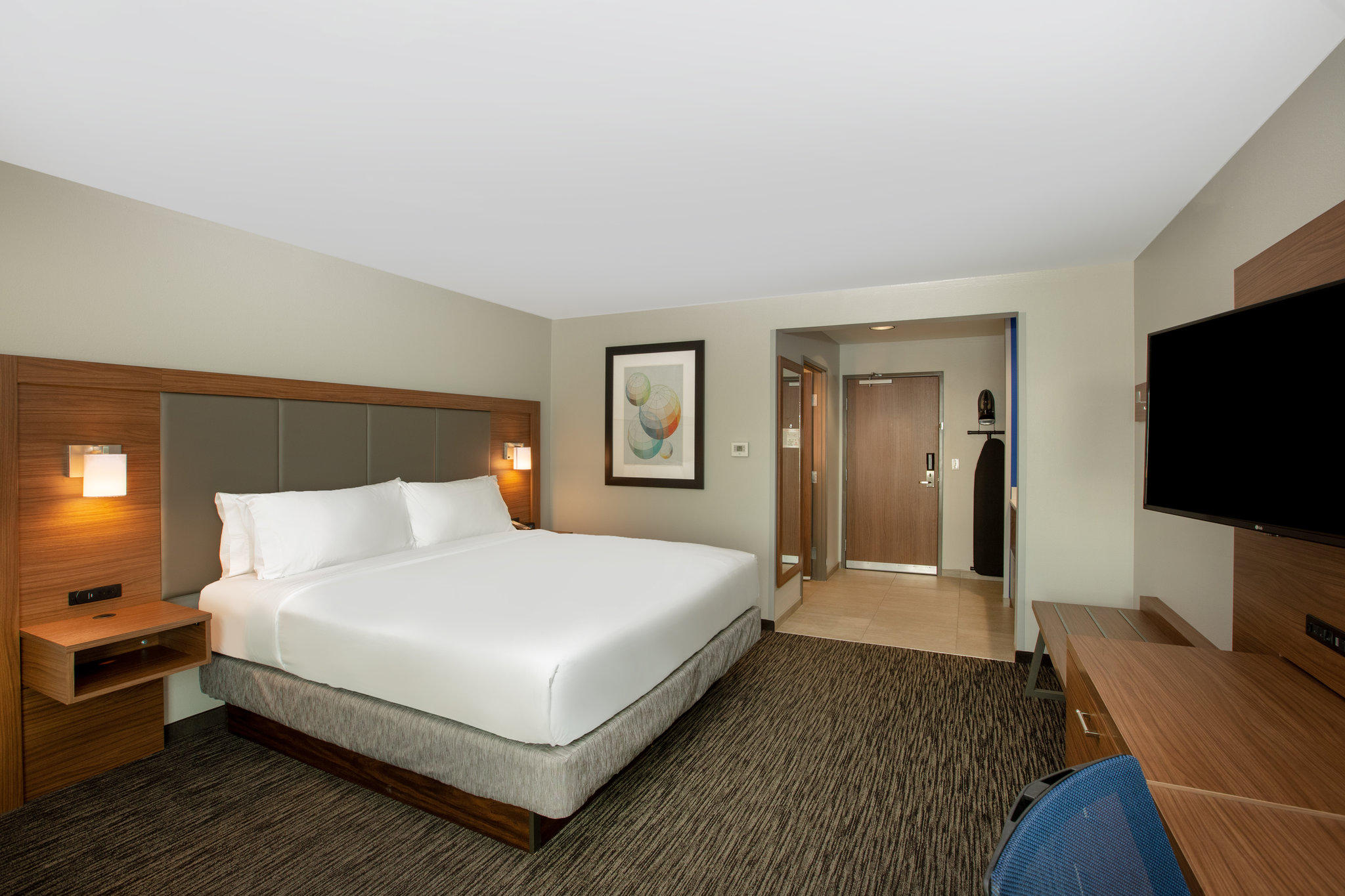 Holiday Inn Express & Suites Norfolk Photo