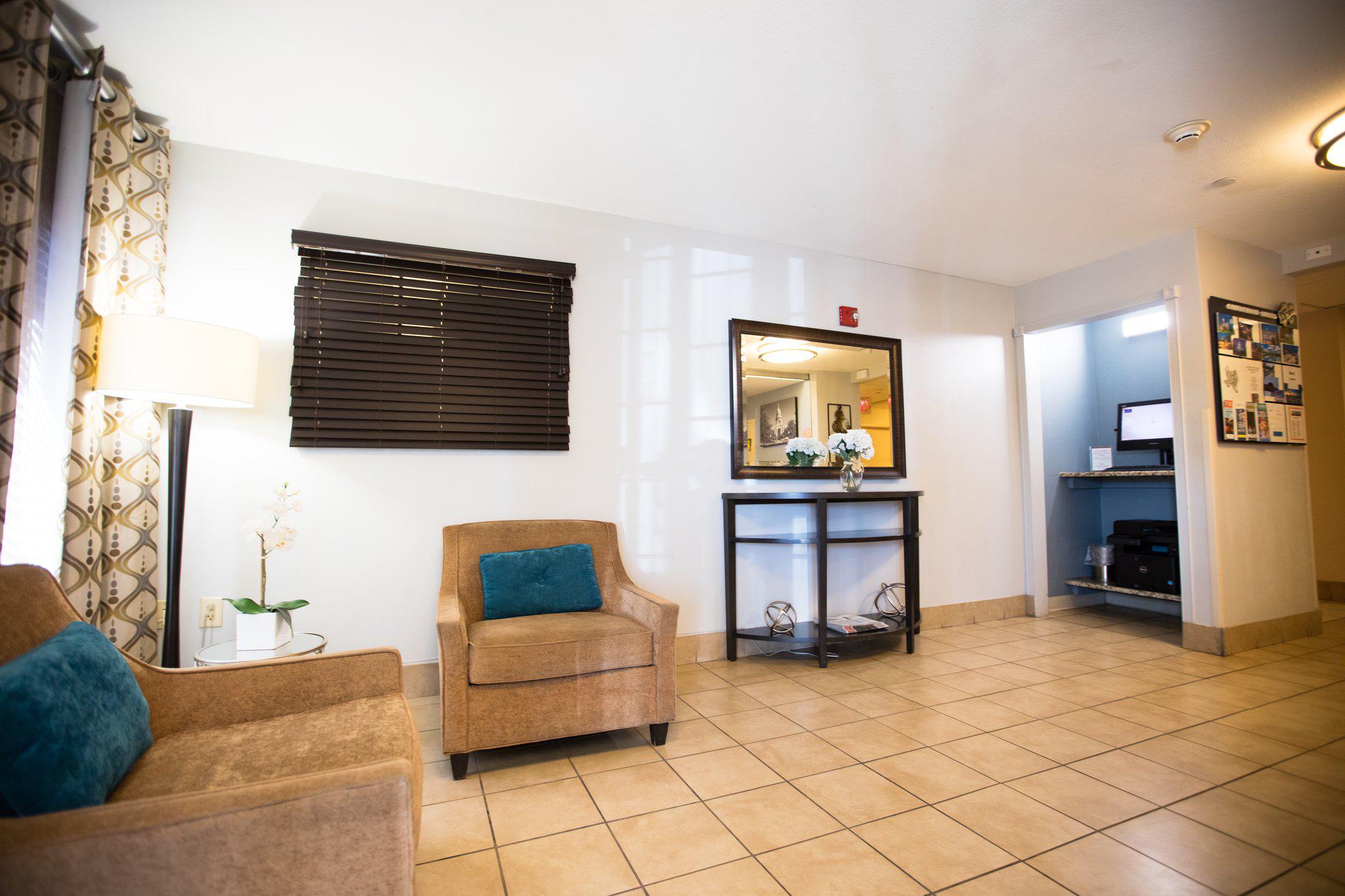 Candlewood Suites Austin-South Photo