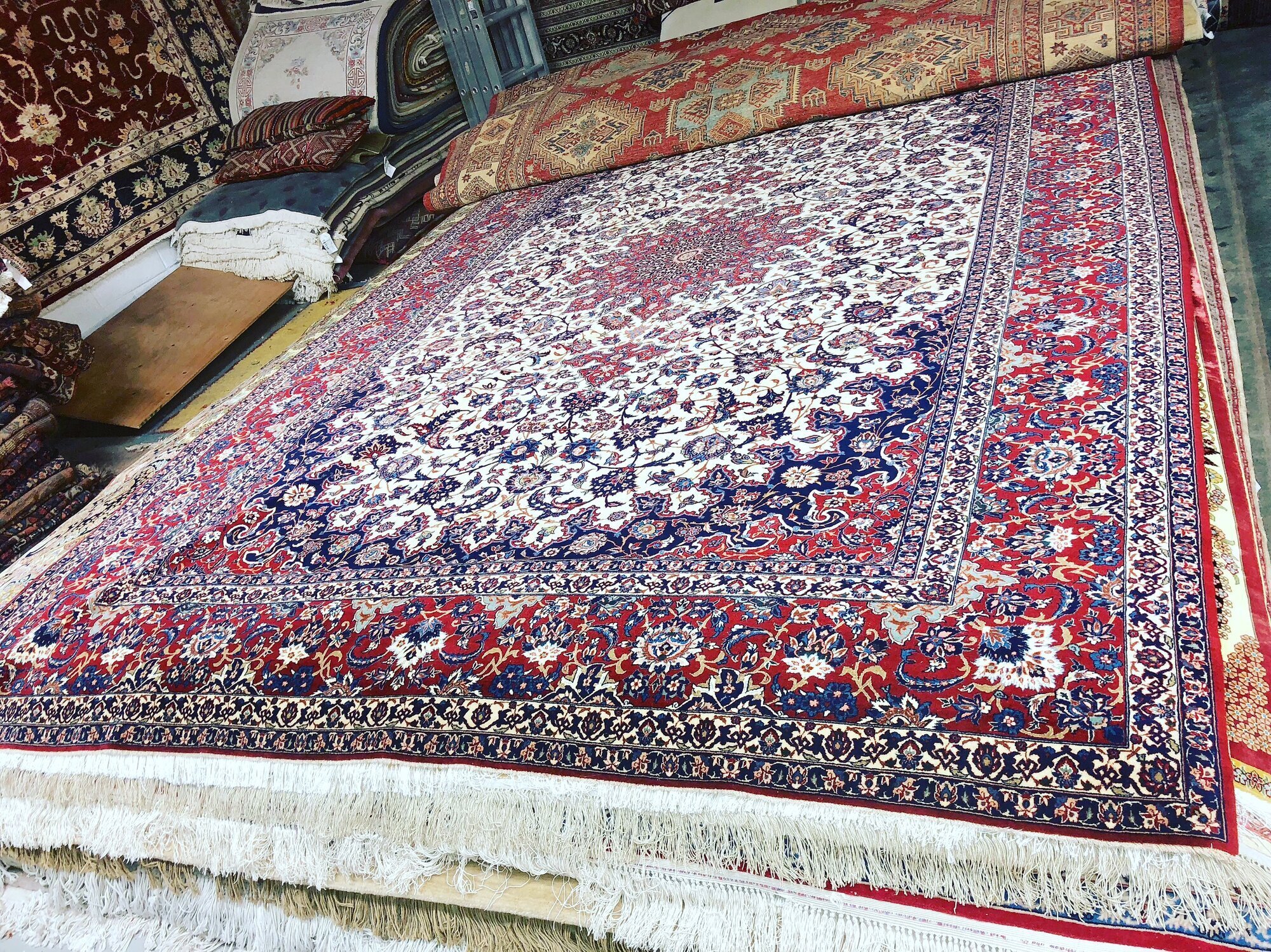 Rug Center Image