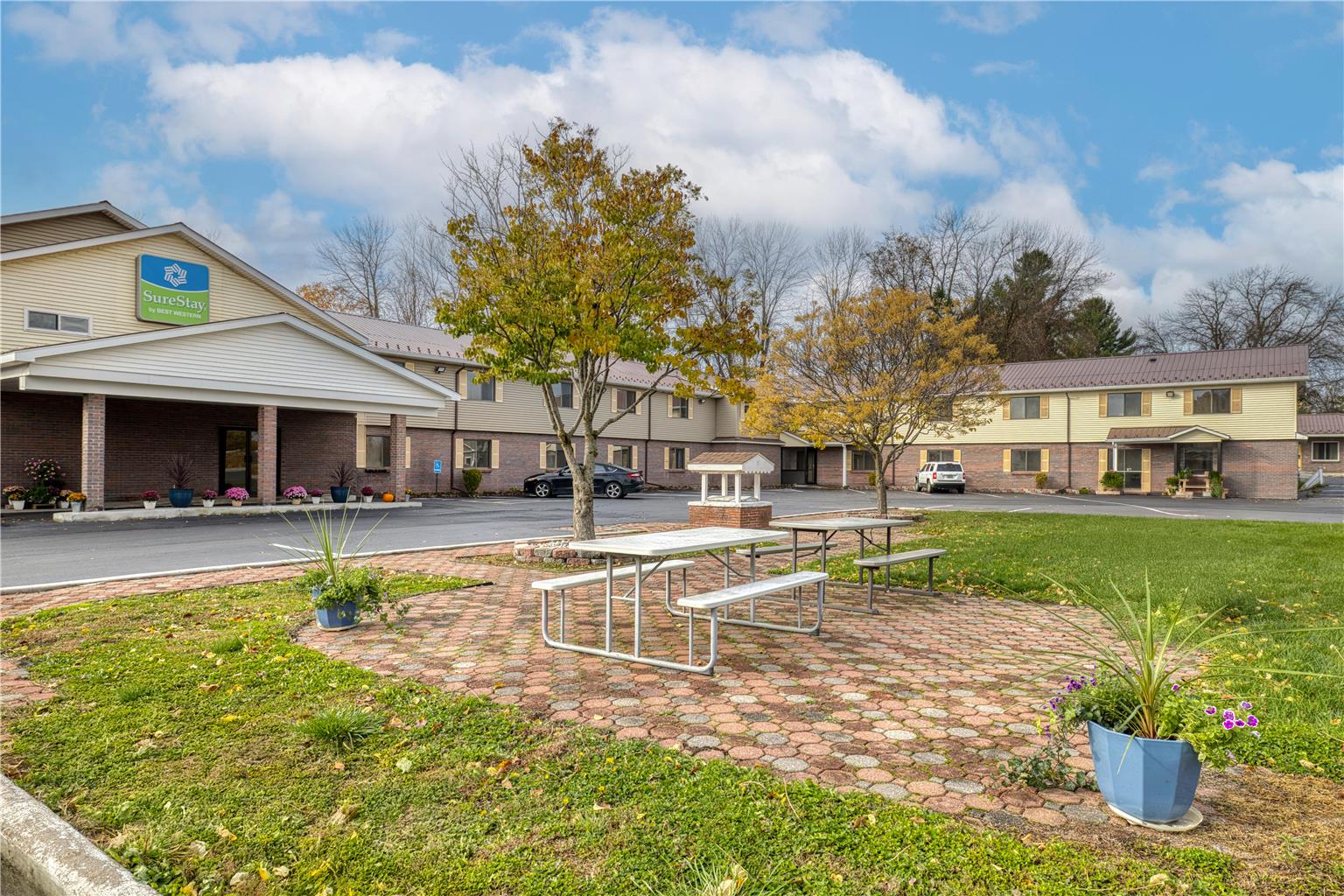 SureStay by Best Western Massena Image