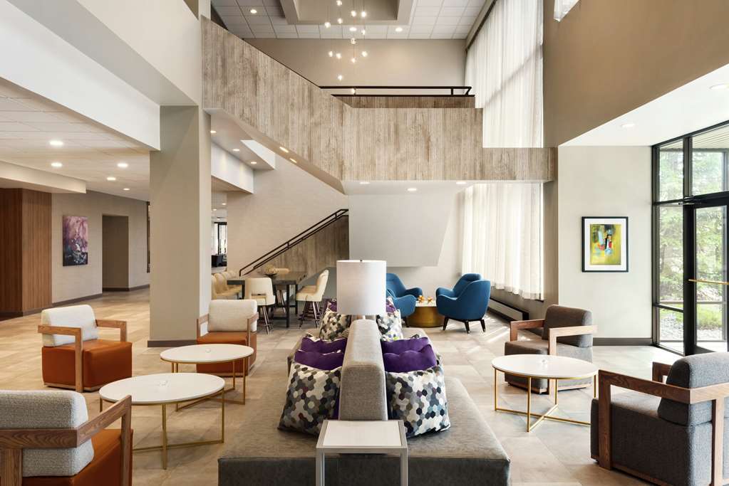 DoubleTree by Hilton St. Paul East Image