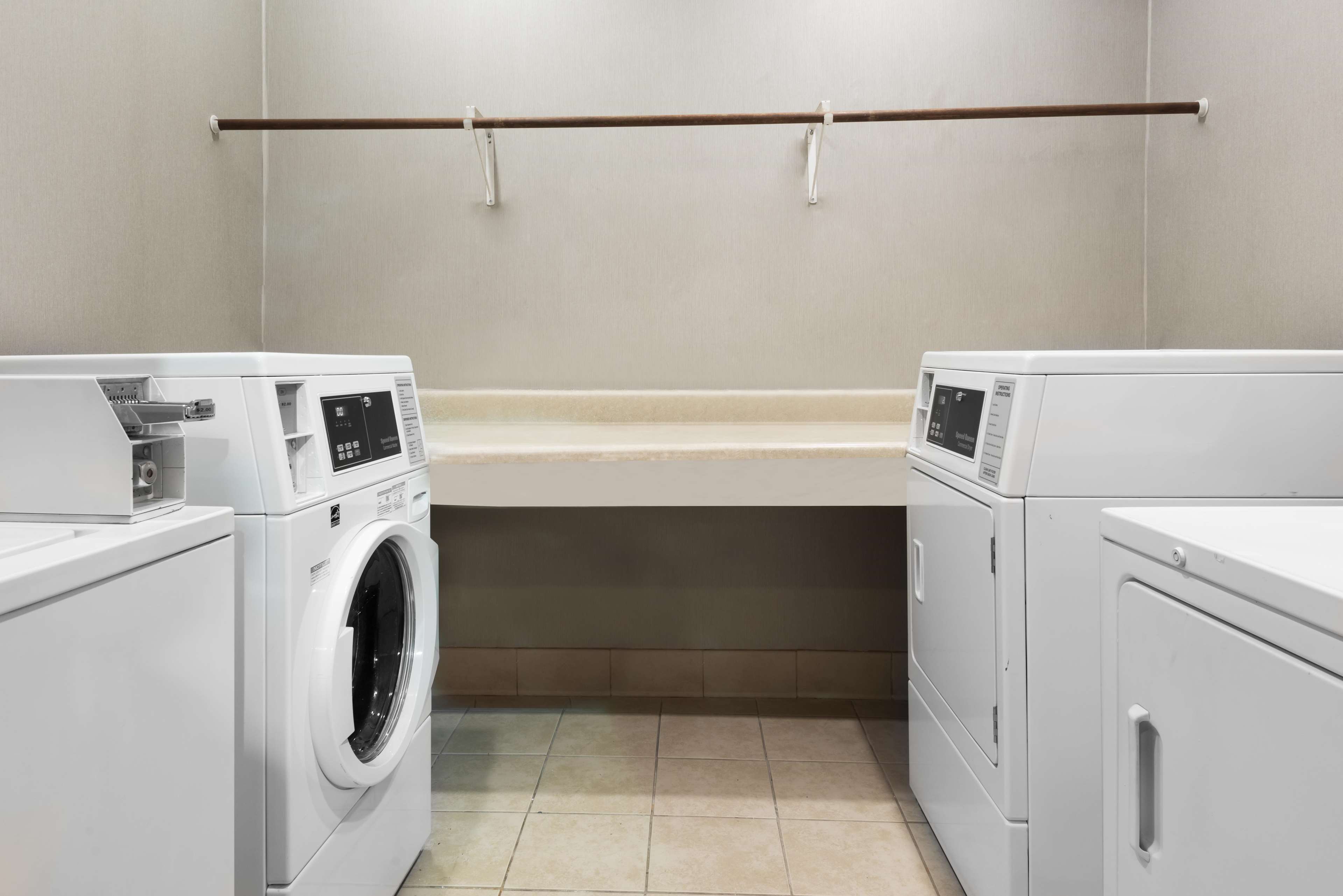 Homewood Suites by Hilton Charlotte-North/Univ Research Park Photo