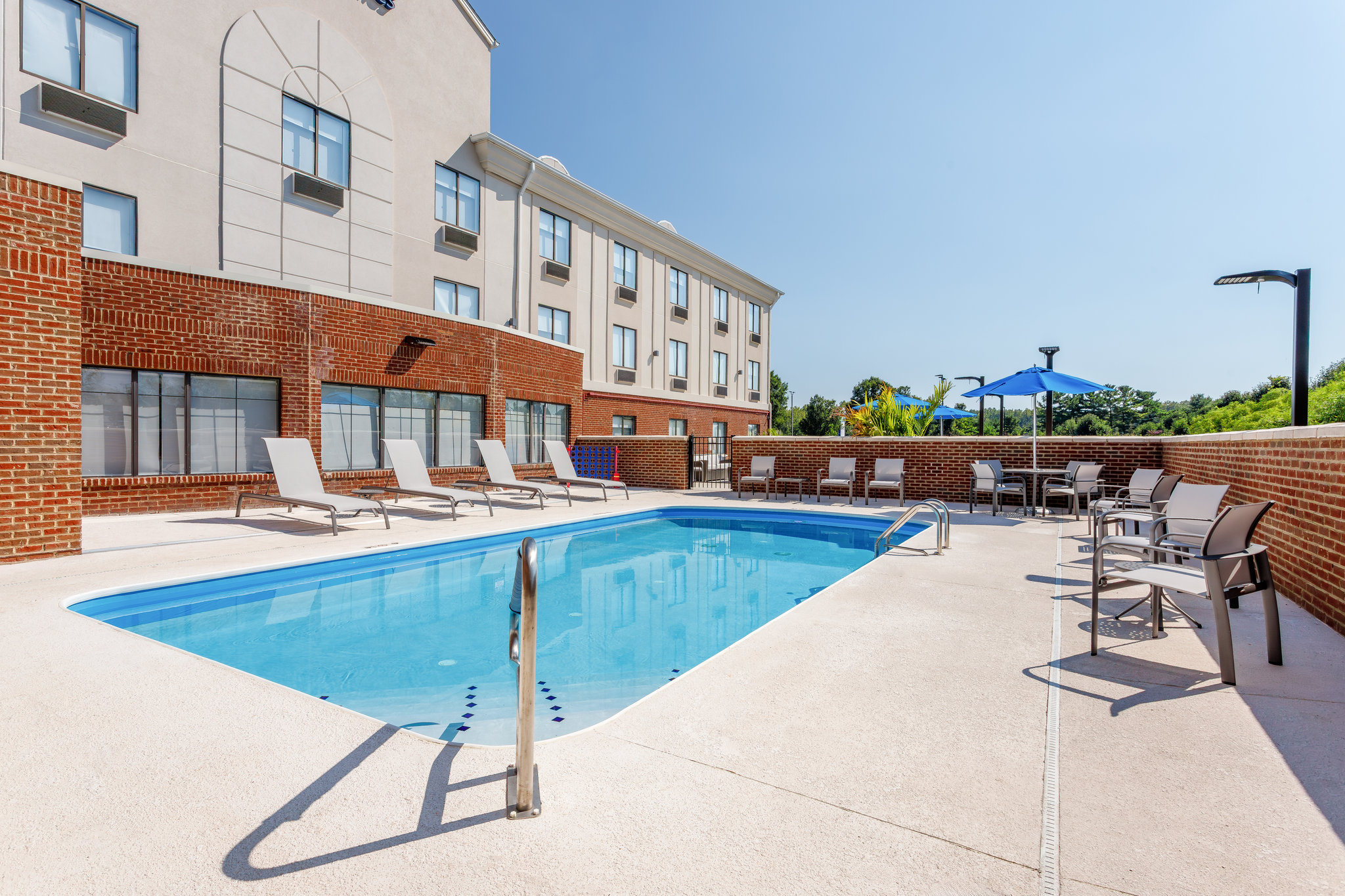 Holiday Inn Express & Suites Lancaster by IHG Image