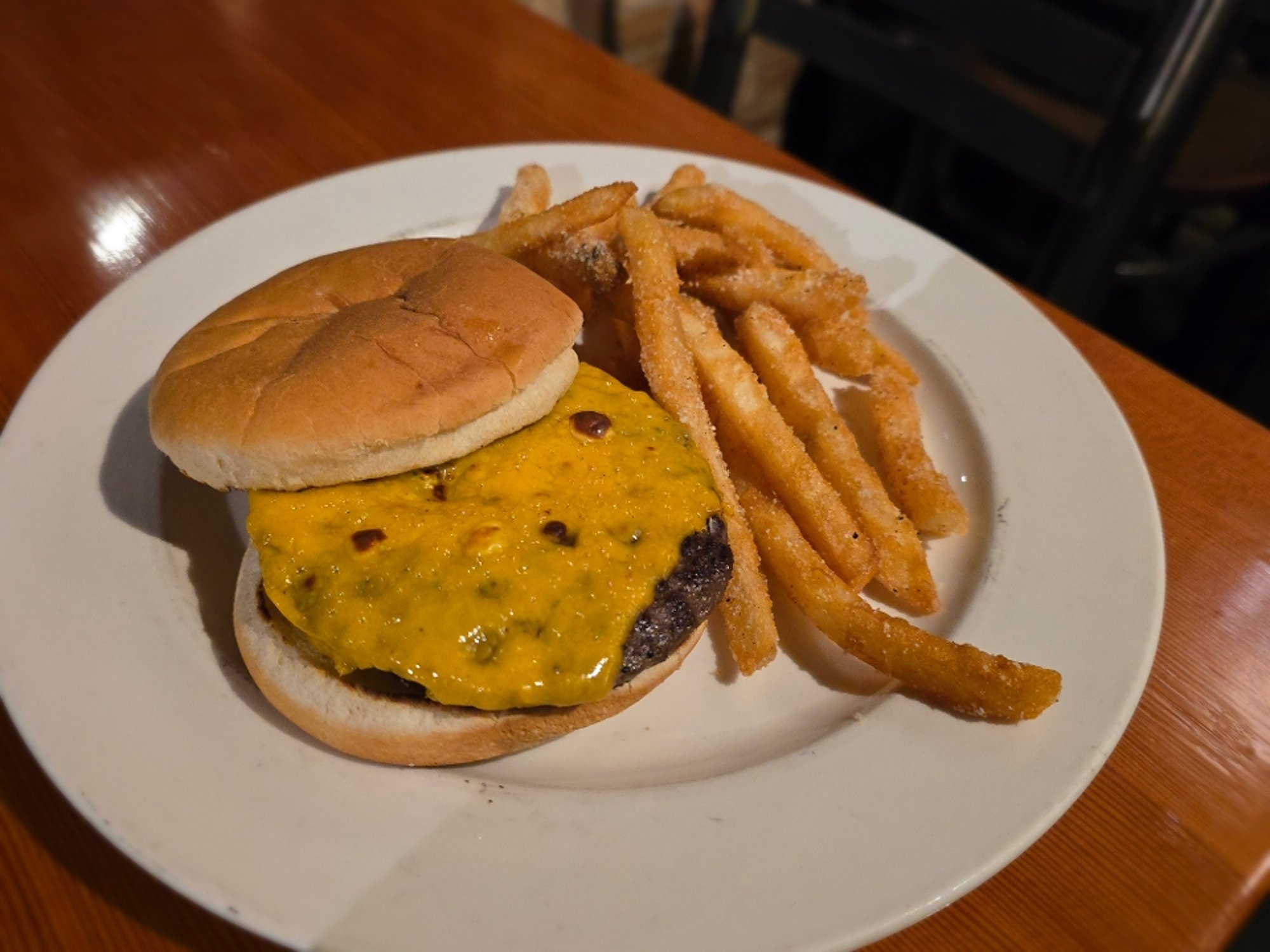 Kids Cheeseburger (D)