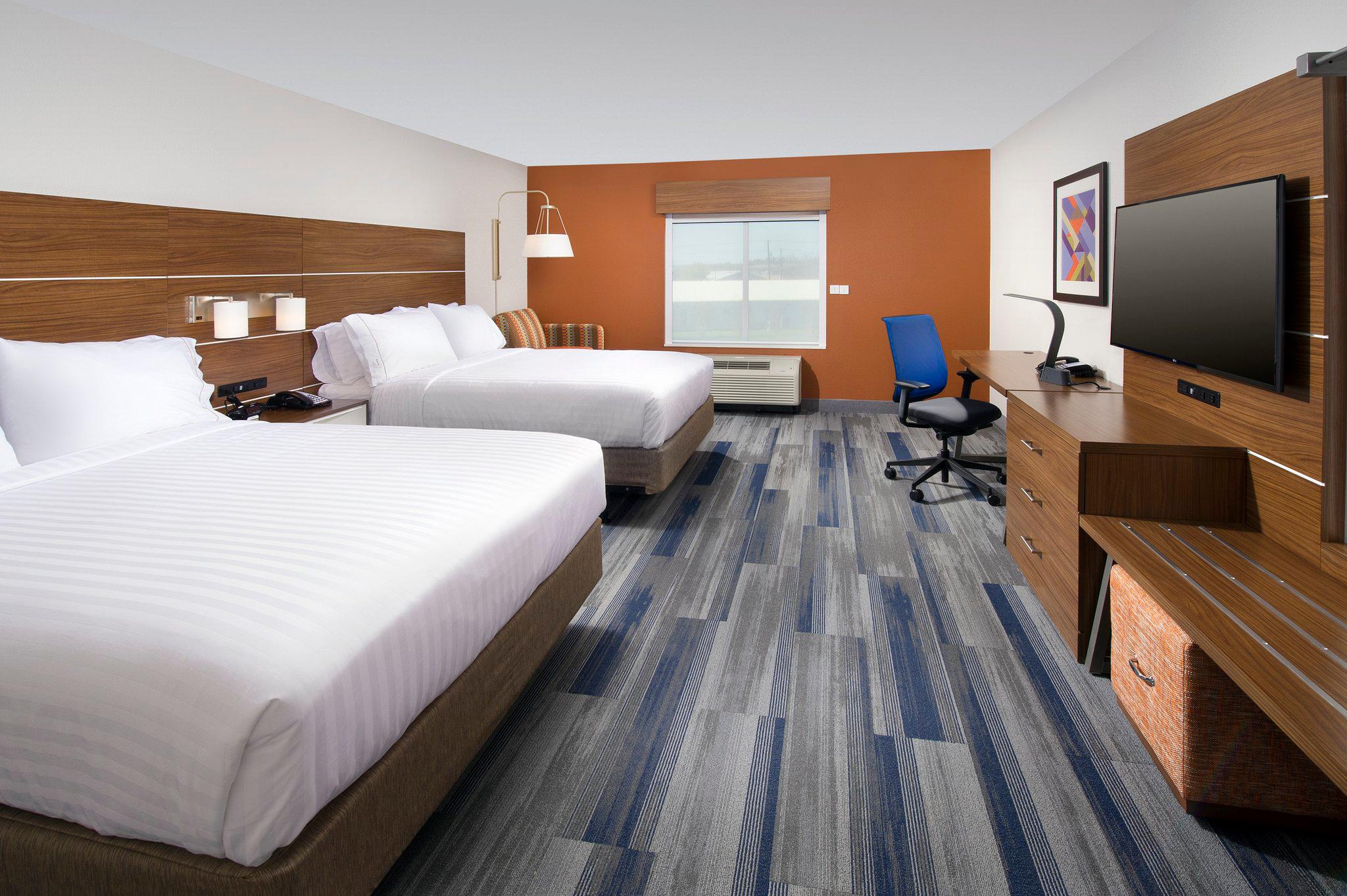 Holiday Inn Express & Suites New Braunfels Photo