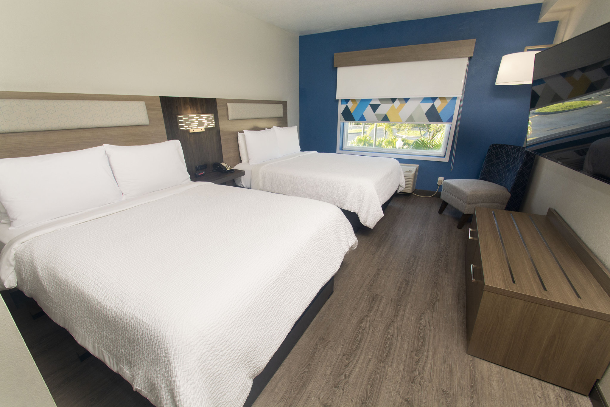 Holiday Inn Express & Suites Cocoa by IHG Image