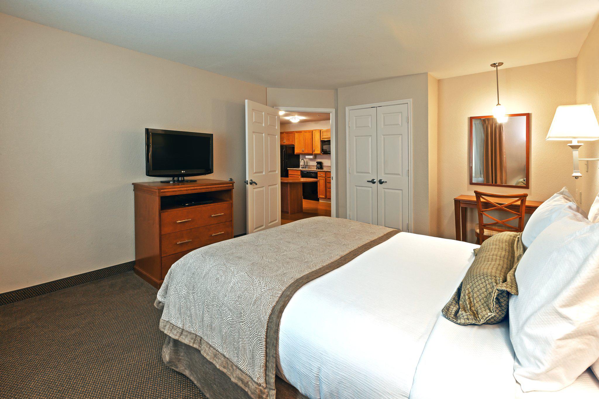 Candlewood Suites Pearland Photo