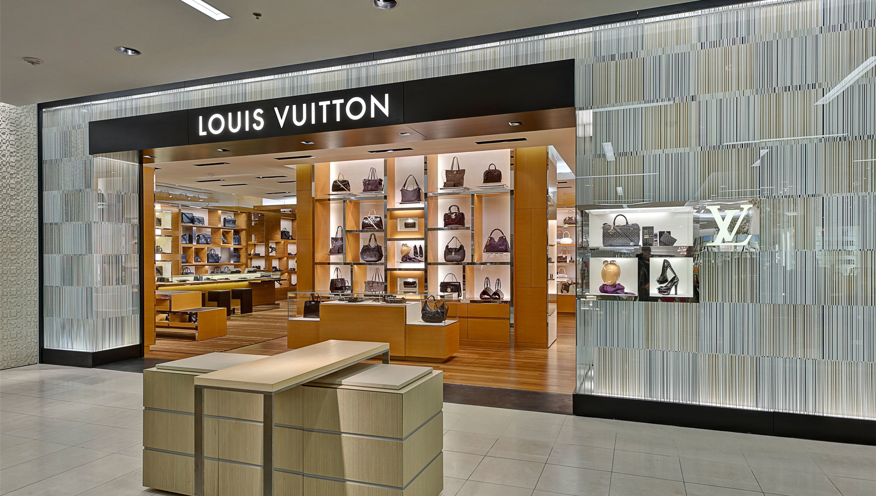Louis Vuitton At Saks New Orleans In New Orleans , La