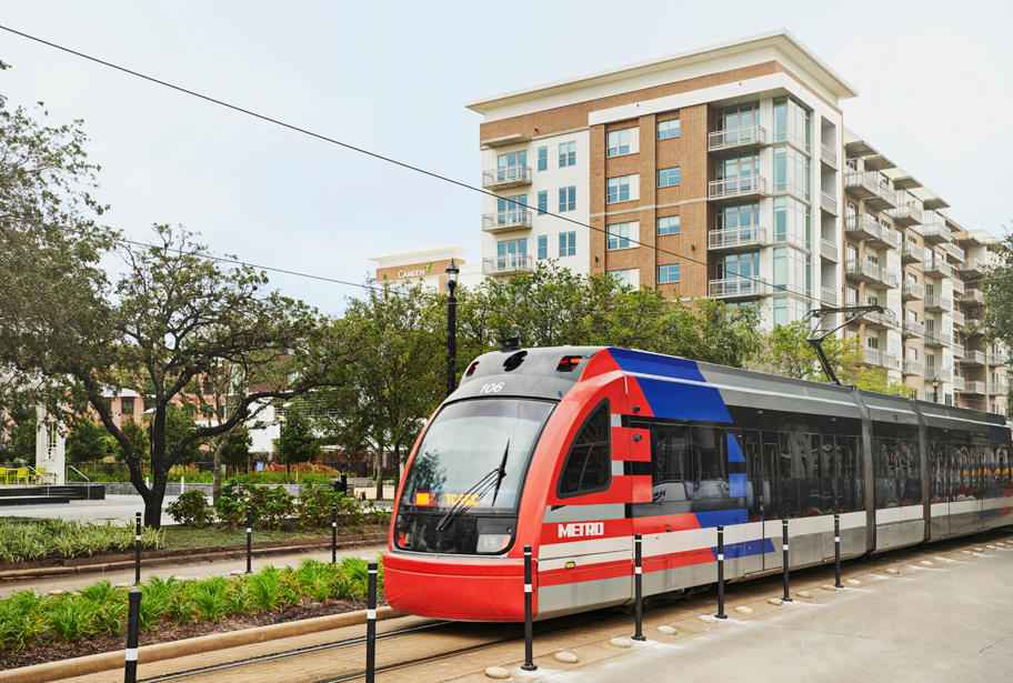 Camden McGowen Station Apartments Photo