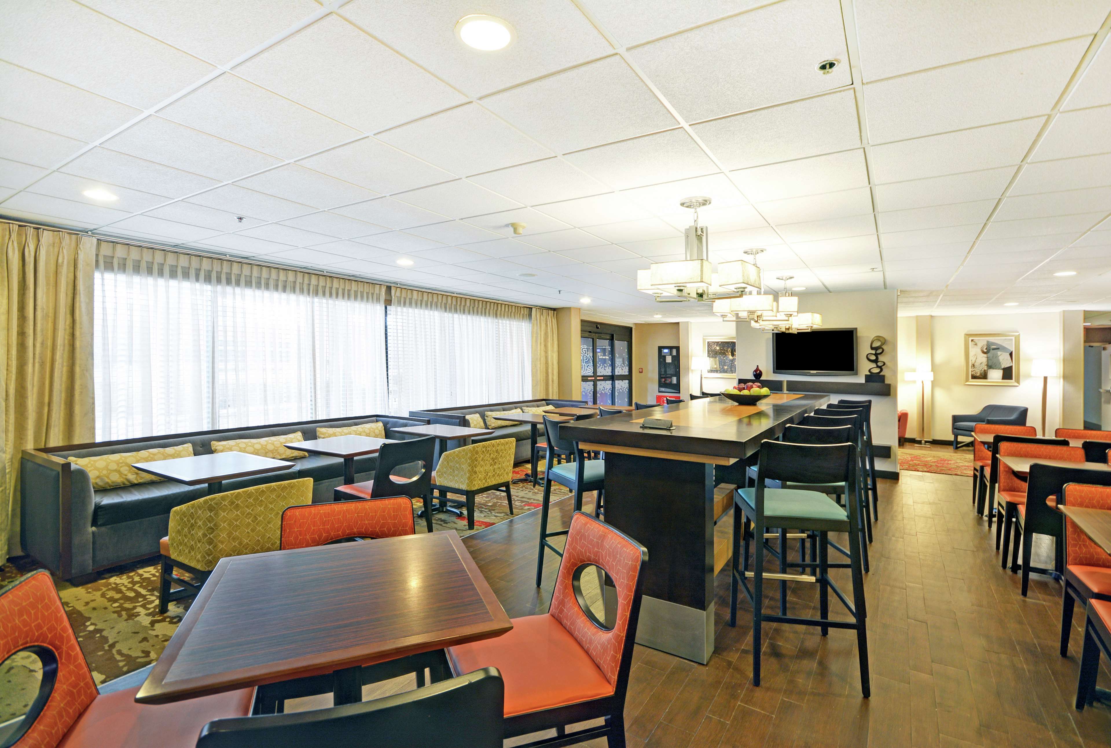 Hampton Inn Chicago/Naperville Photo