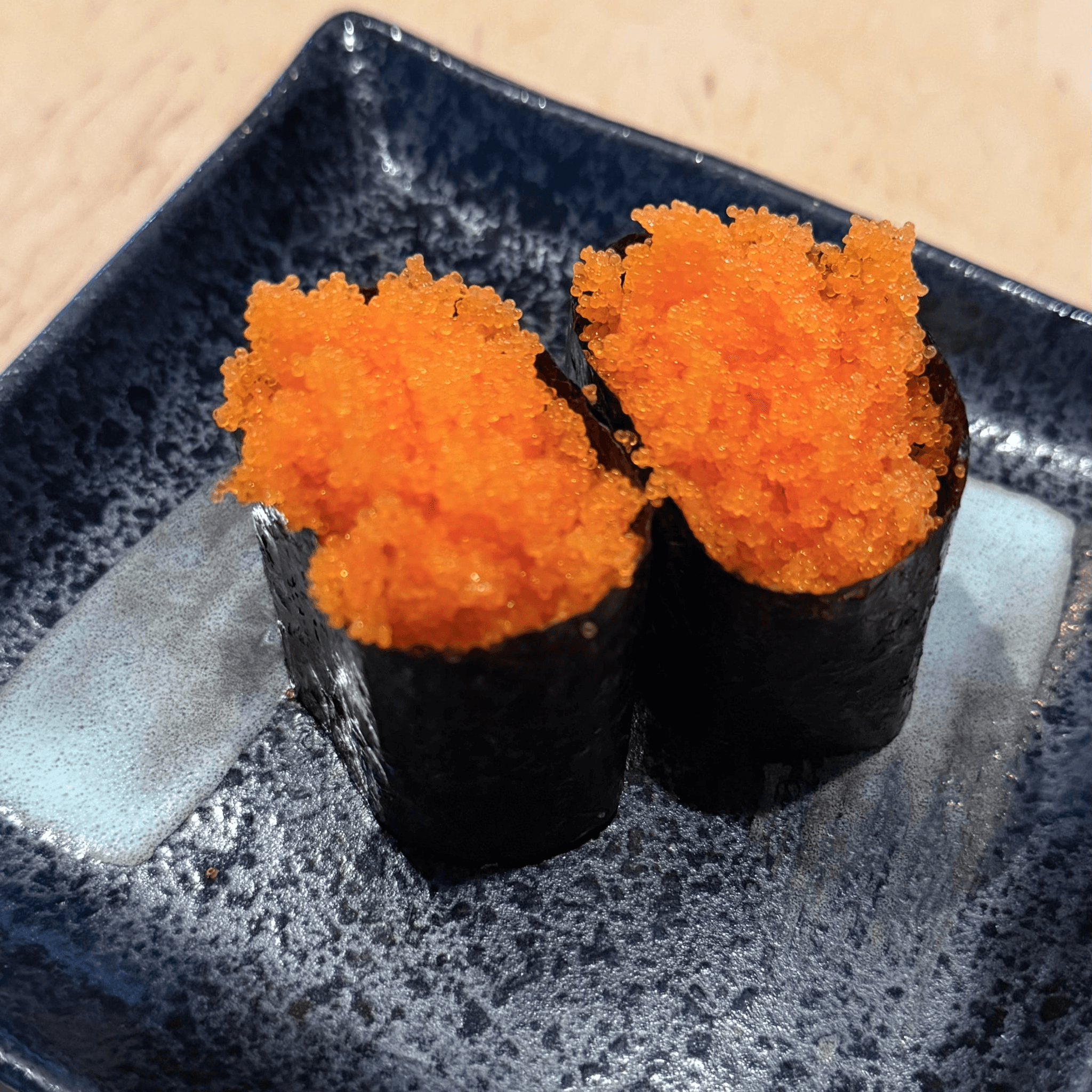 Masago sushi (2pcs)