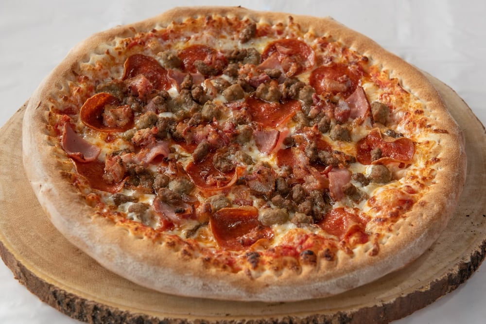 Large Gourmet Pizza & 10 Wings