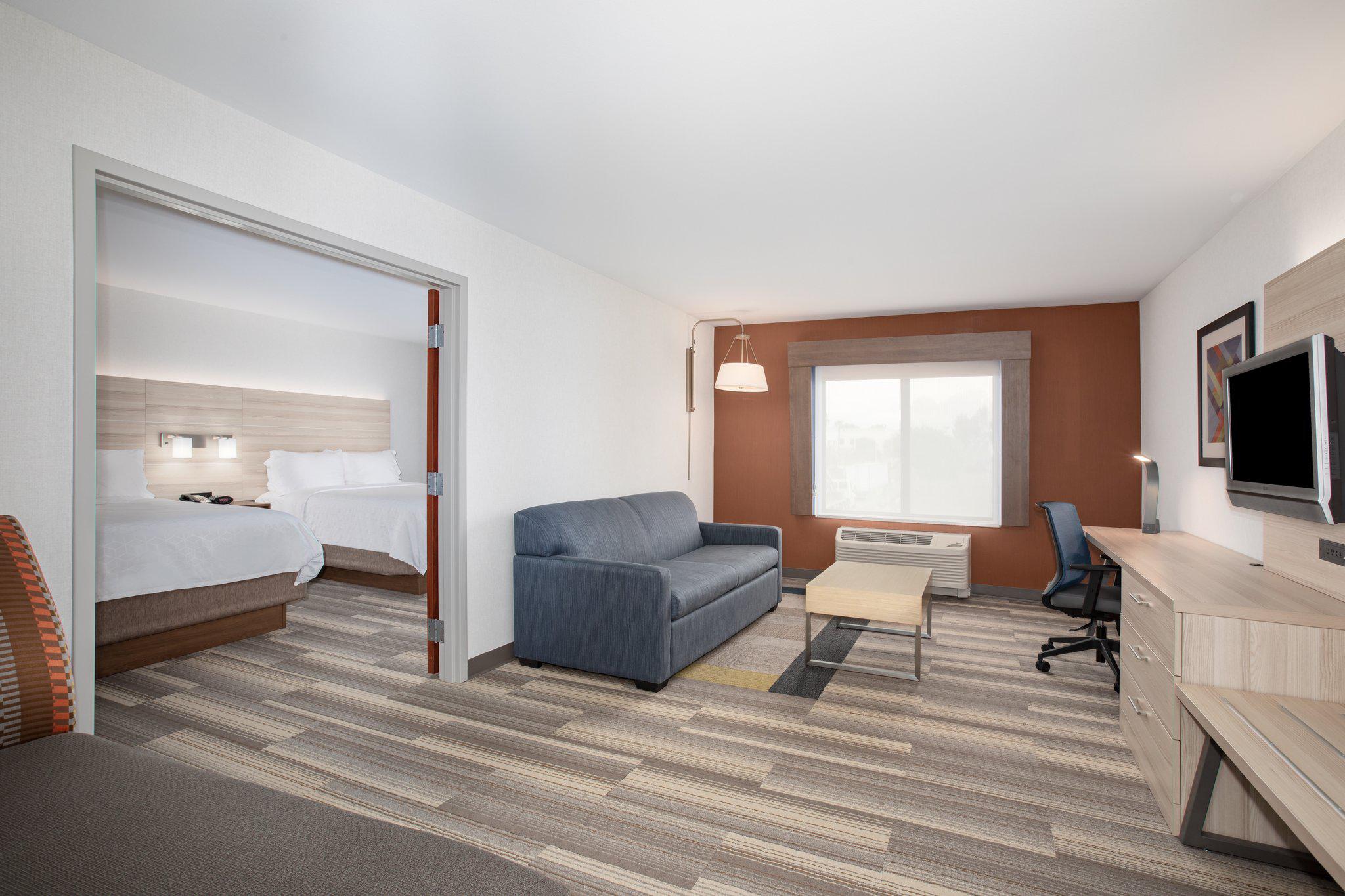 Holiday Inn Express & Suites Ontario Airport Photo