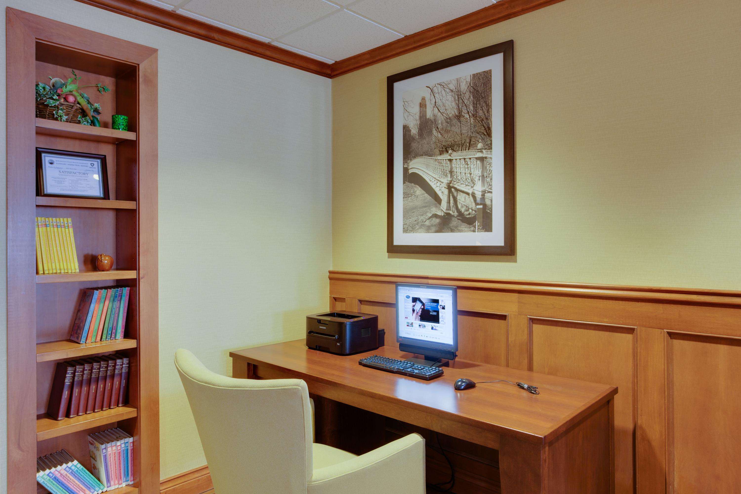 Hampton Inn Bordentown Photo