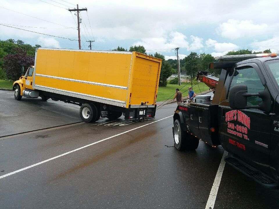 Steve's Towing Photo