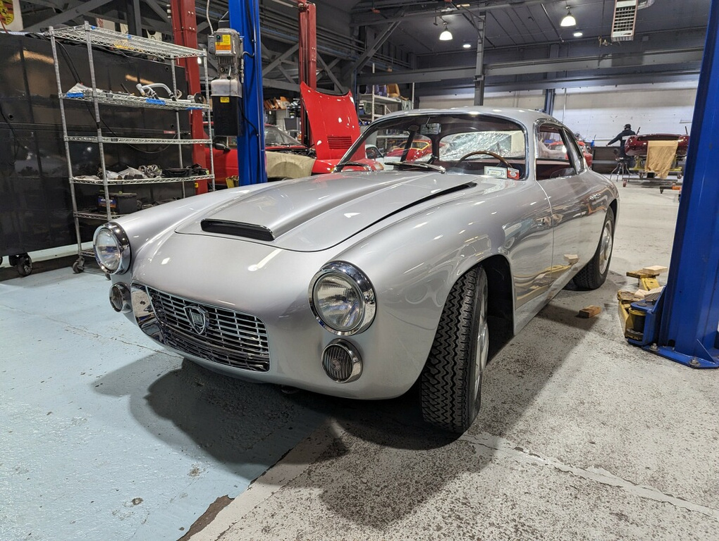 Vintage Underground (Showroom) Image