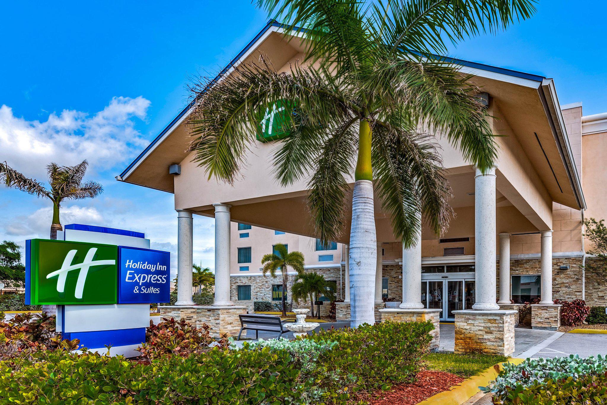 Holiday Inn Express & Suites Lantana Photo