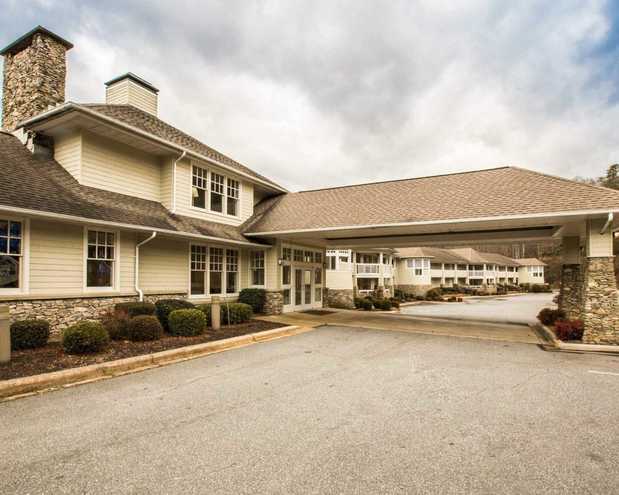 Images Rodeway Inn & Suites On The River
