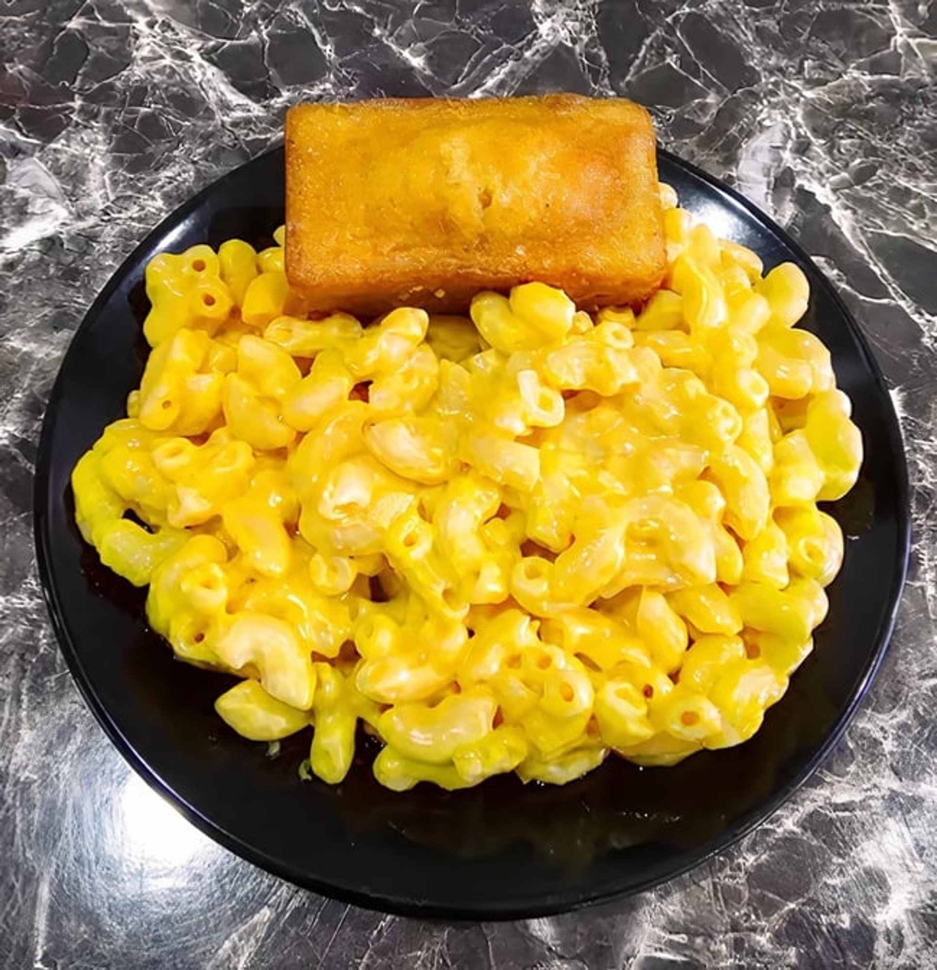 Mac n Cheese and Cornbread