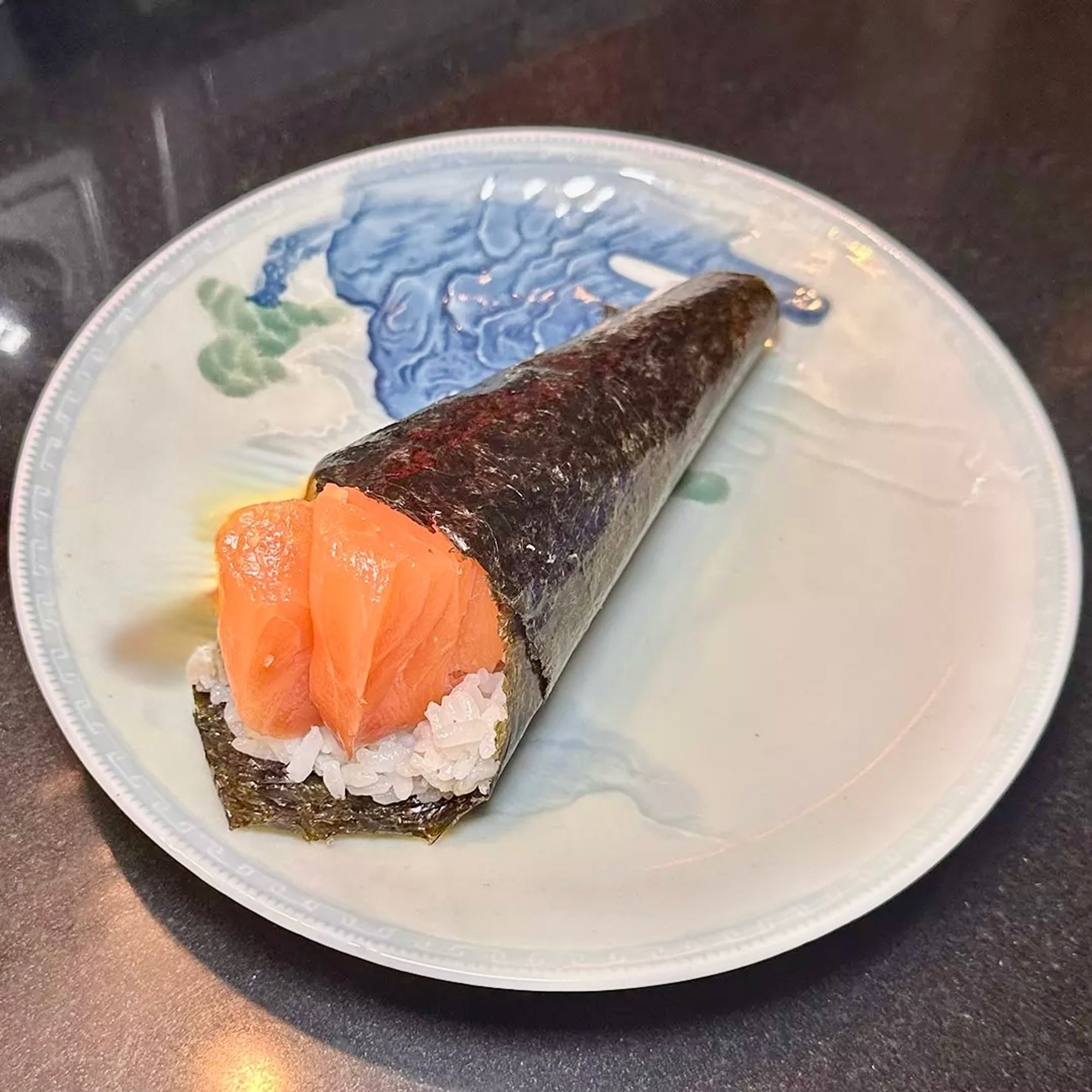 Salmon Hand Roll