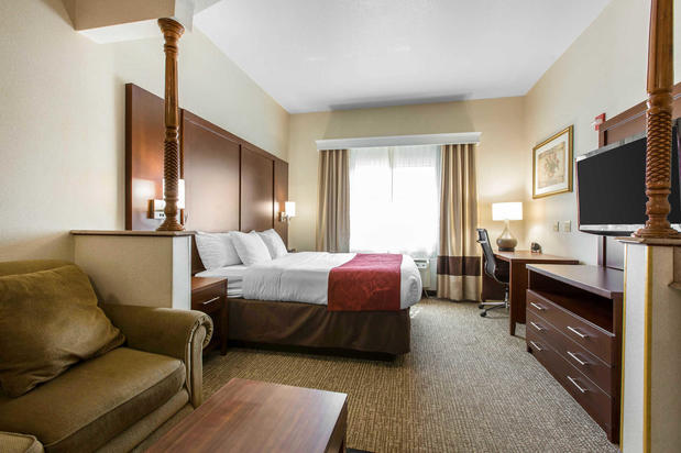 Images Comfort Suites