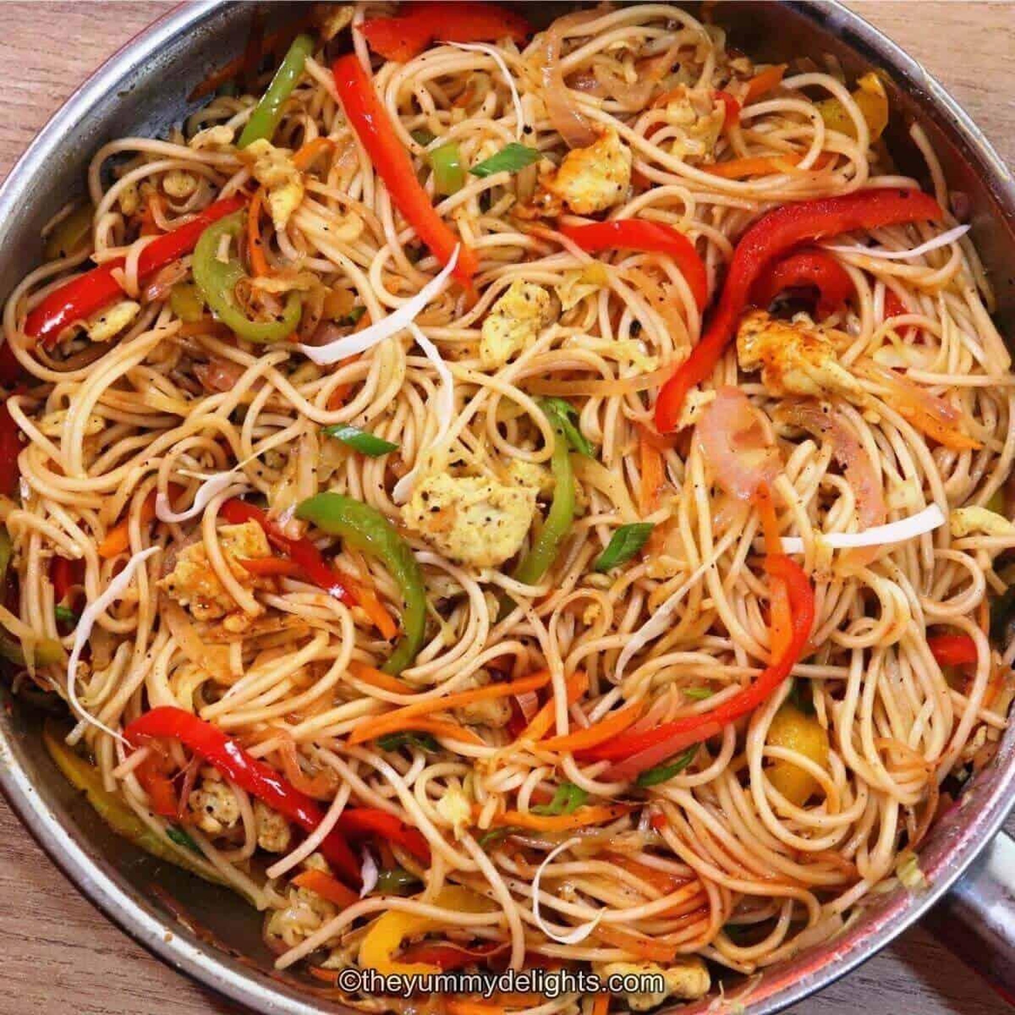 Egg Hakka Noodles