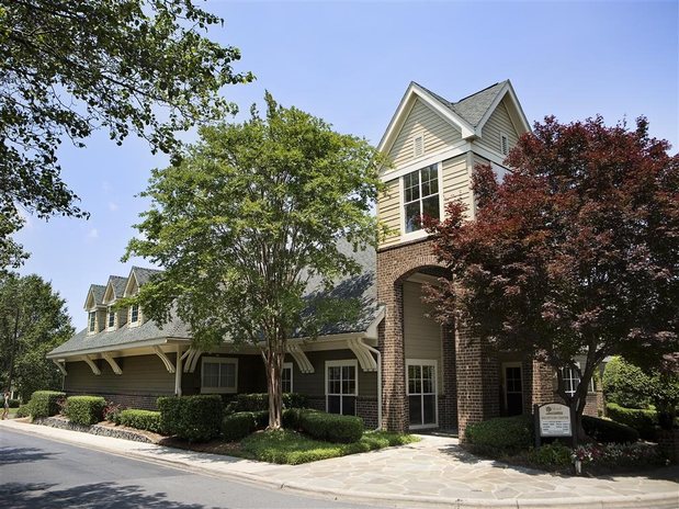 Images Ashford Green Apartments