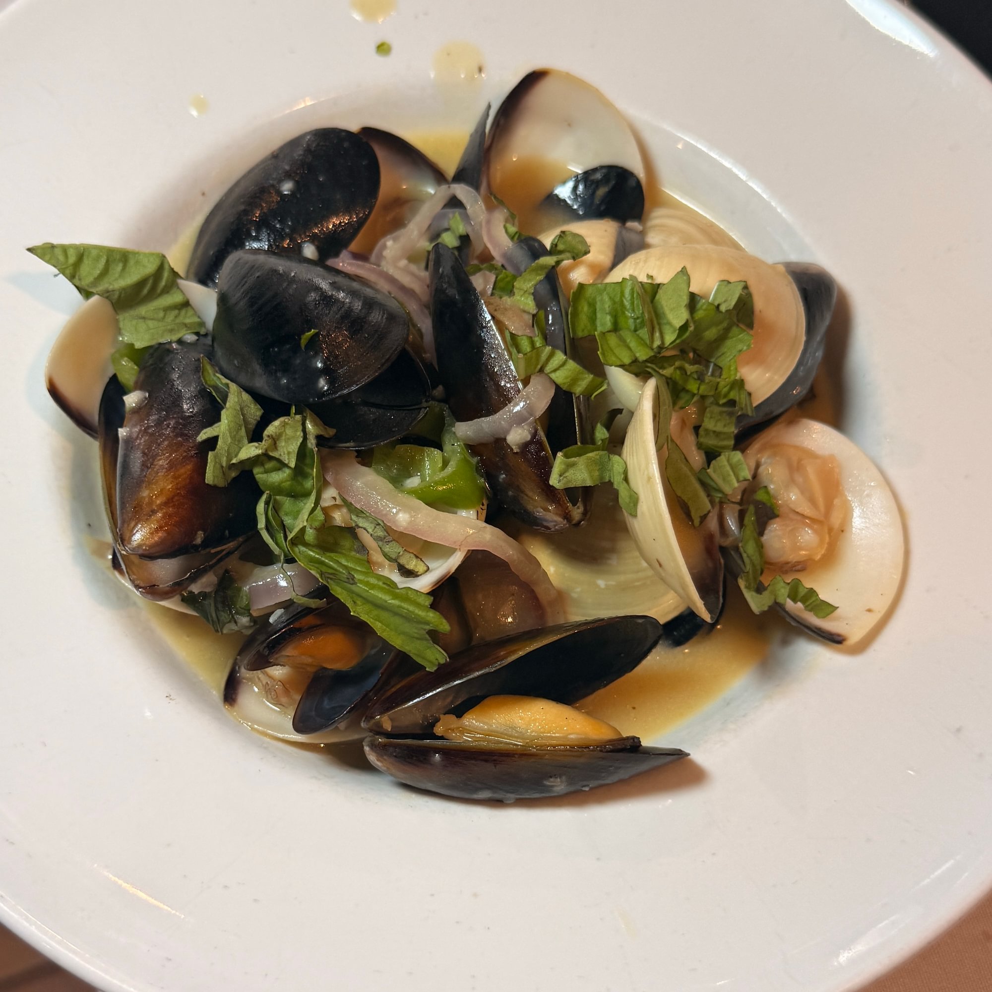 Clams & Mussels Alla Moe