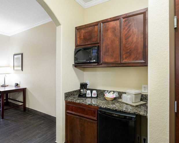 Images Comfort Suites