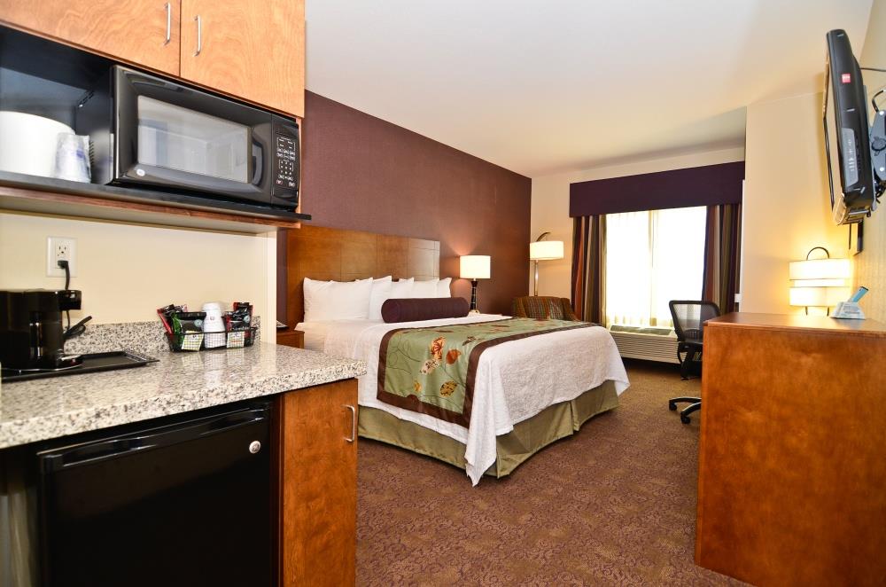 Best Western Plus Carousel Inn & Suites Photo