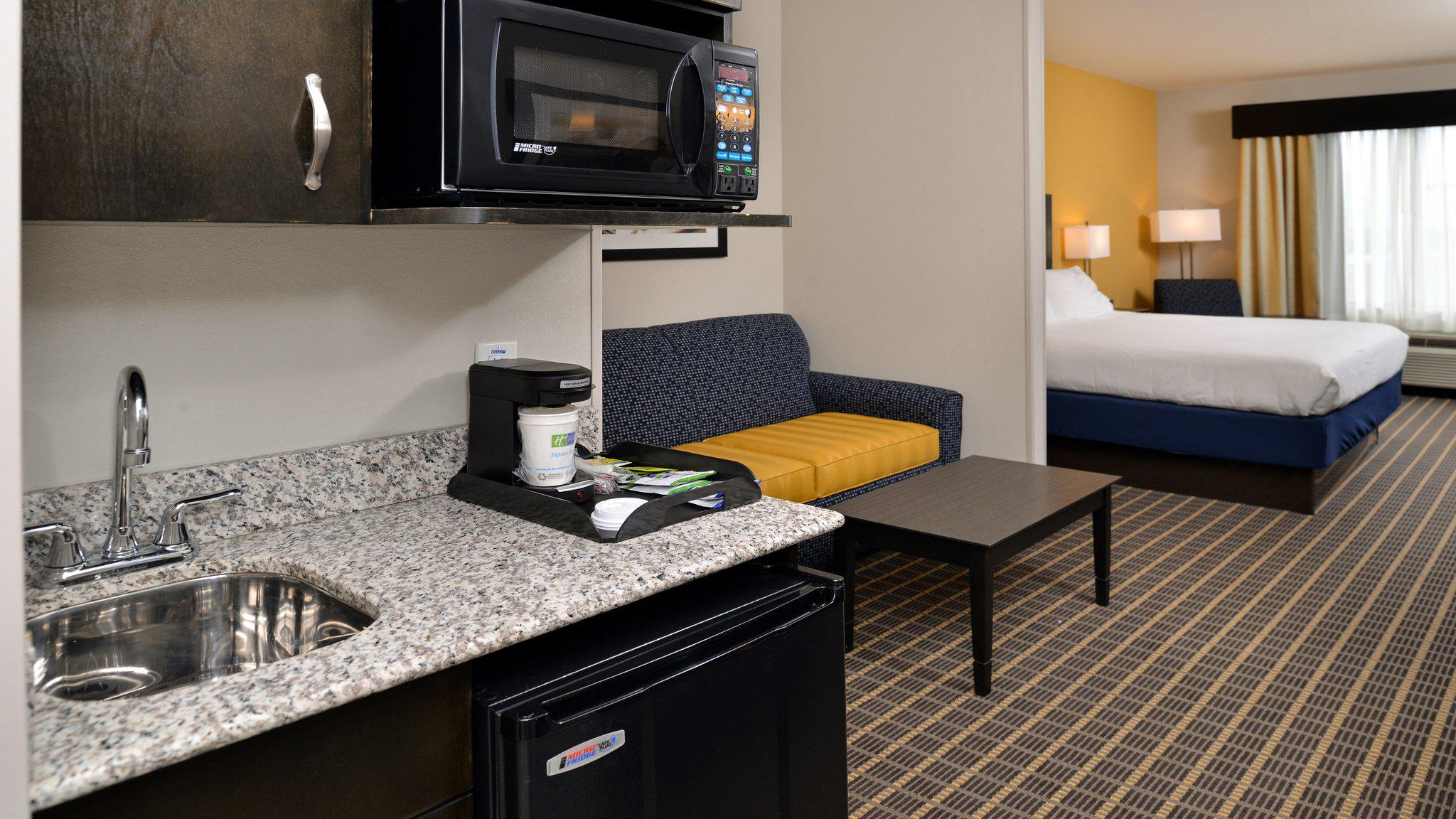 Holiday Inn Express & Suites Ft. Walton Beach - Hurlburt Area Photo