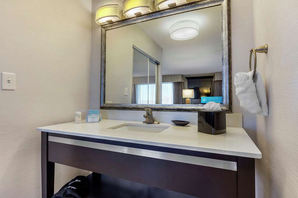 Hampton Inn & Suites Columbus Image