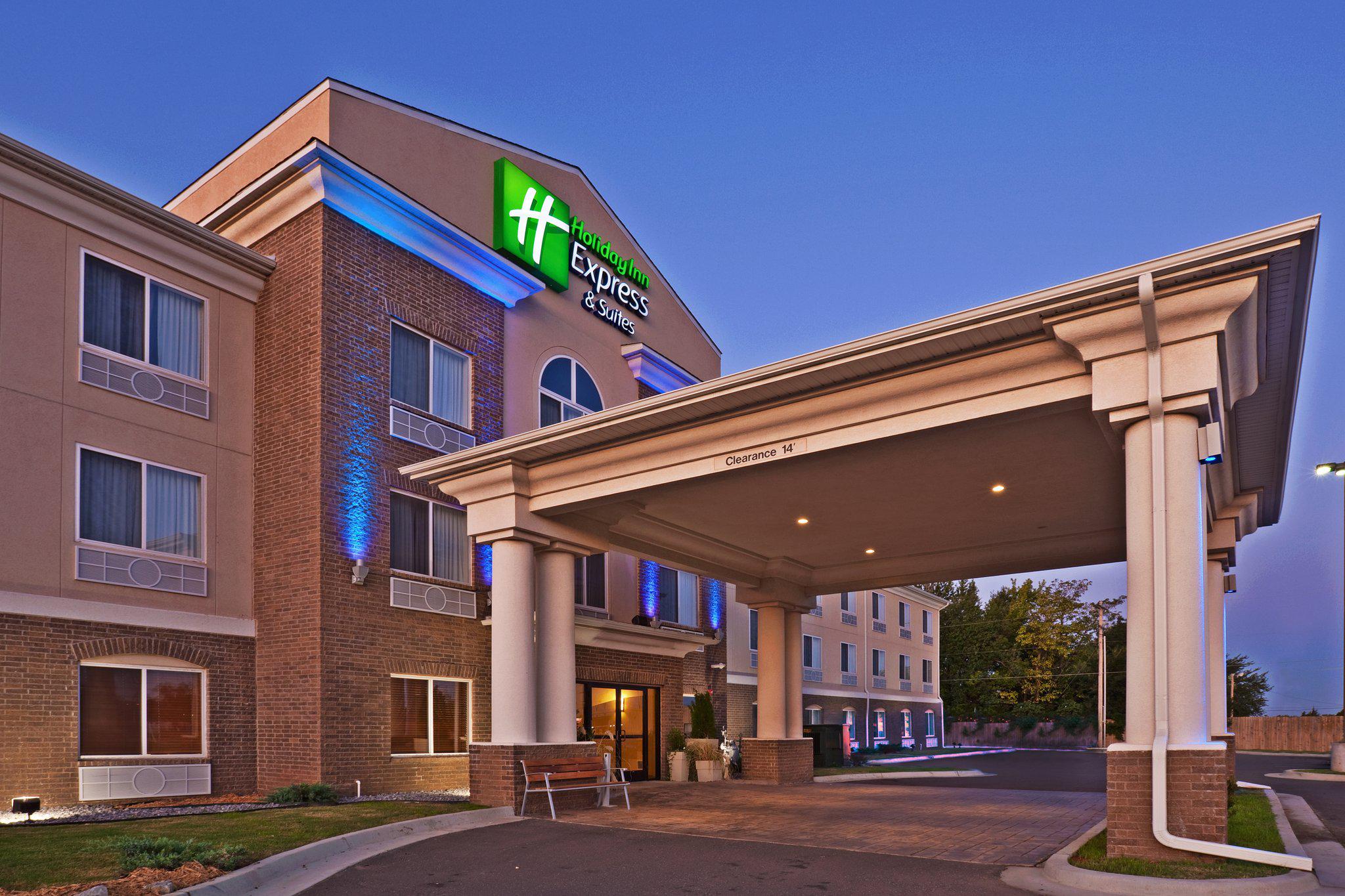 Holiday Inn Express & Suites Oklahoma City - Bethany Photo