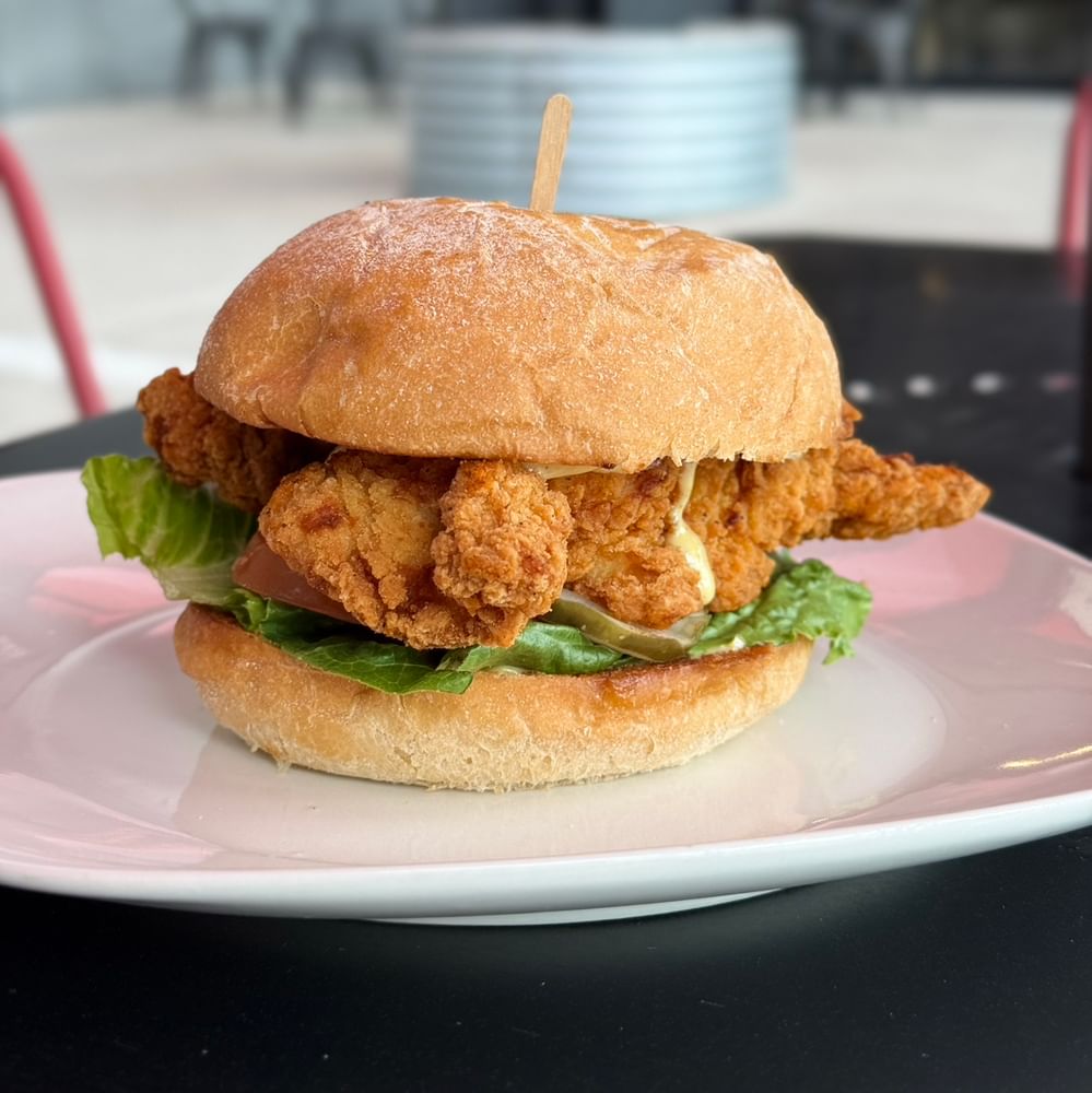 Crispy Chicken Sandwich w/ Fries