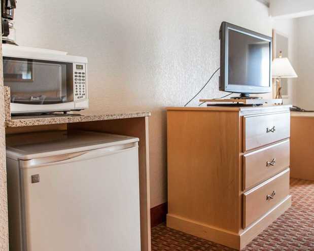 Images Quality Inn Lake of the Ozarks