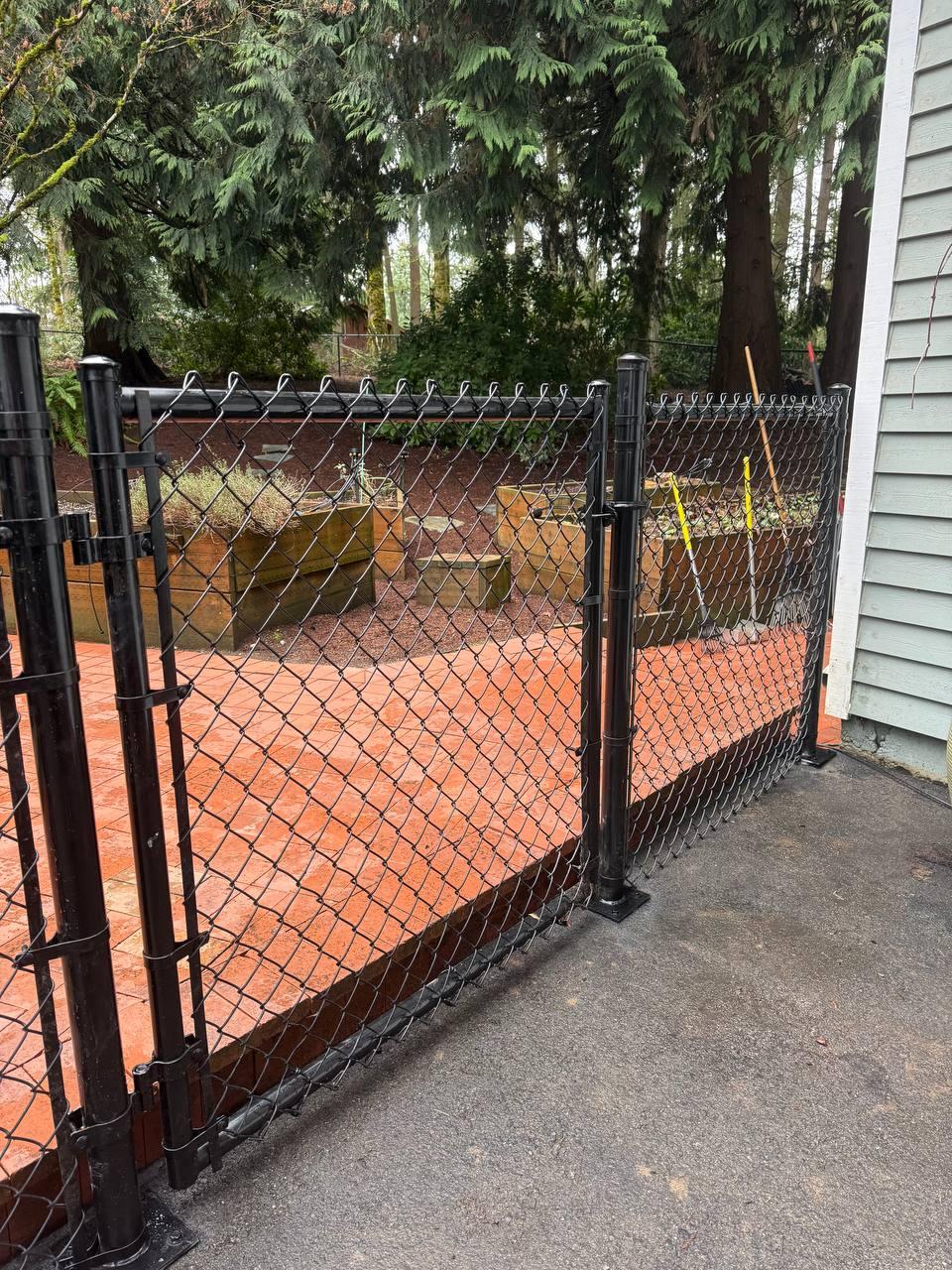 Tidy Beaver Fencing - Fence and Gate Contractor Image