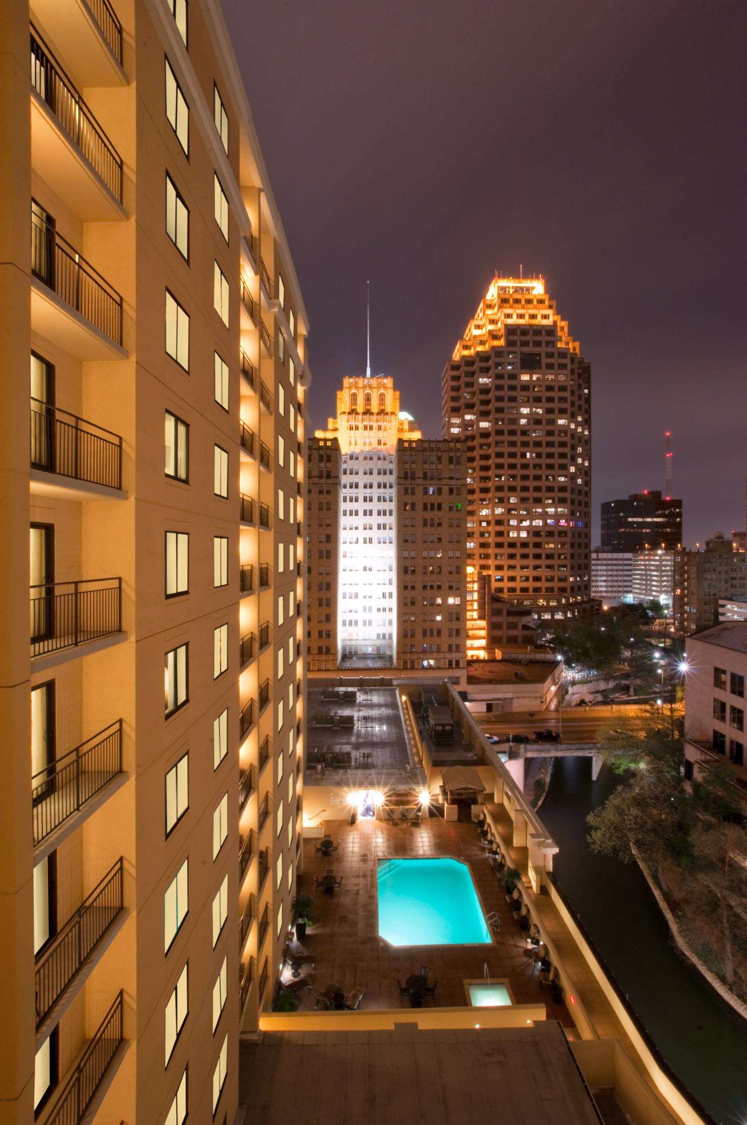 Embassy Suites by Hilton San Antonio Riverwalk Downtown Photo