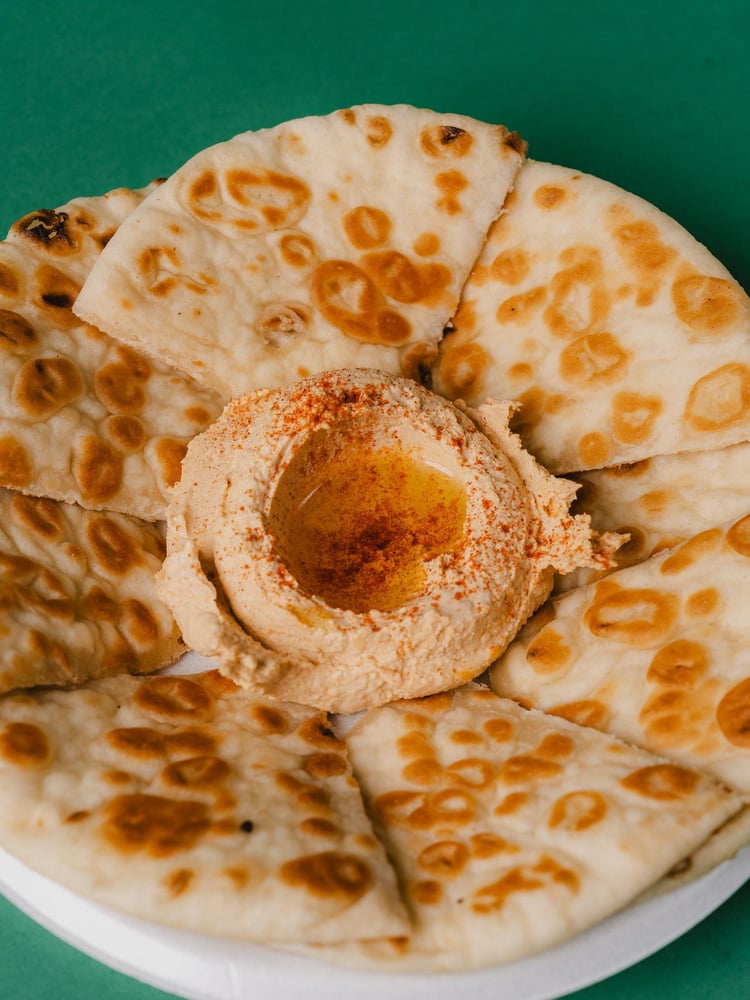 Large Spicy Hummus & Pita