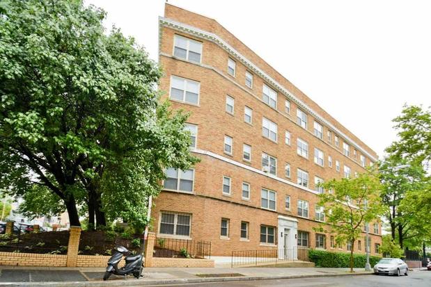 Images Monroe Tower Apartments
