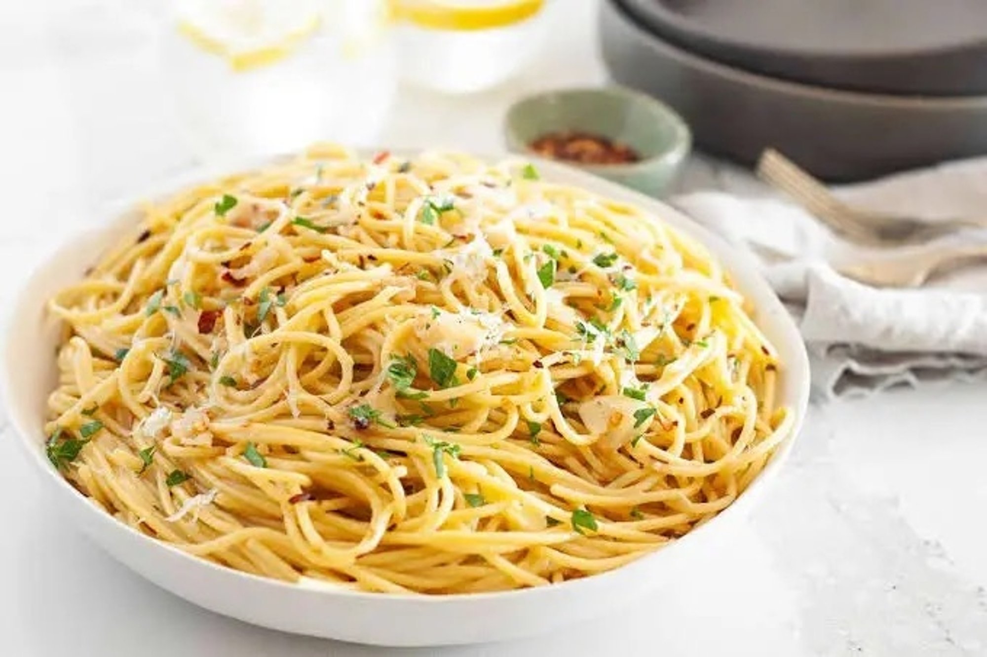 White aioli pasta